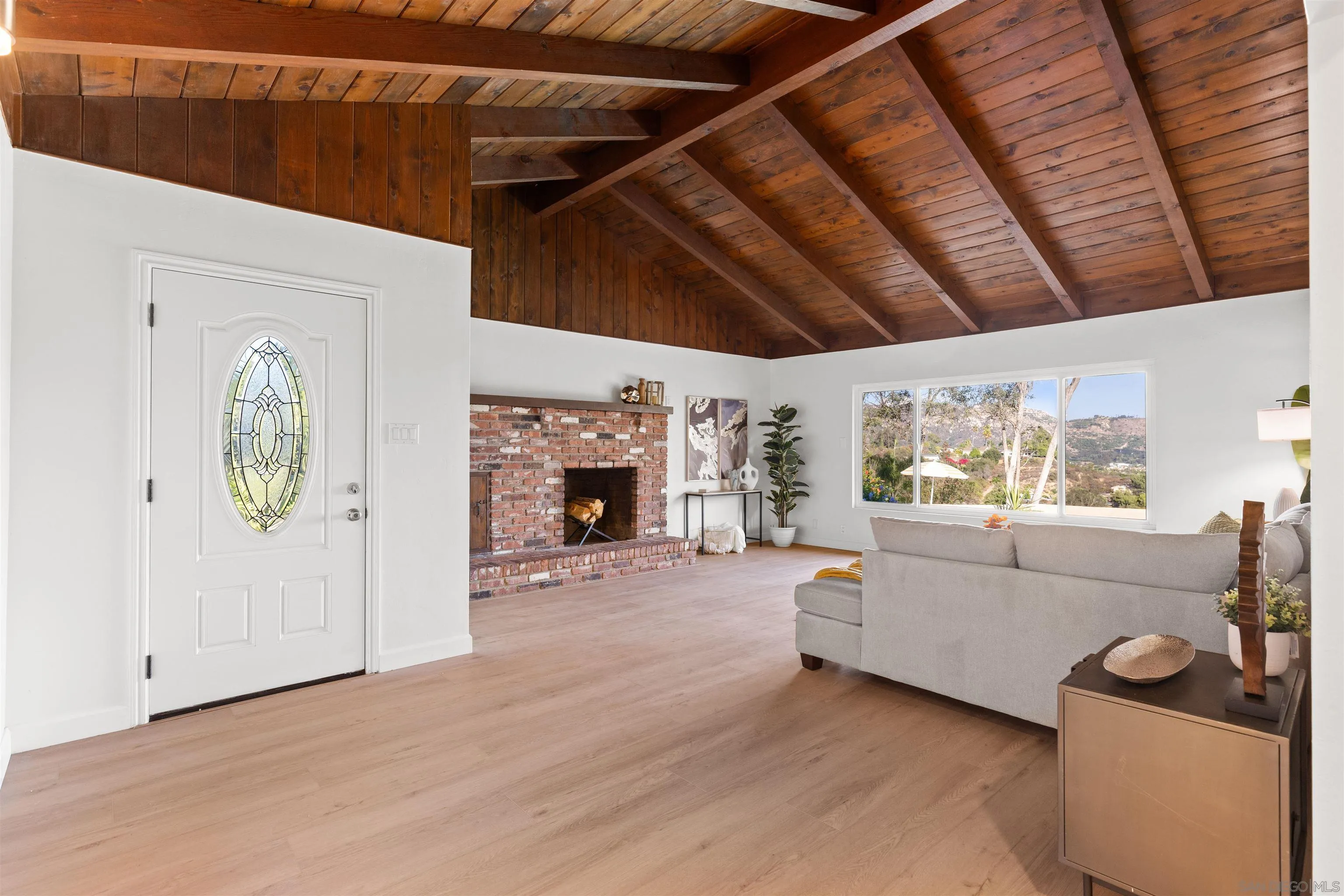 https://cdn.realtyfeed.com/cdn/127/250039331/c1ced6da14fade9b103befb6d4c76cba.webp