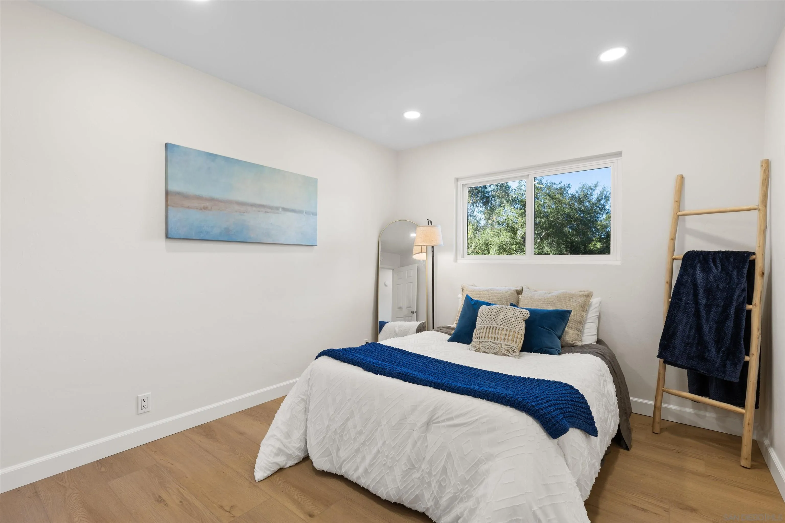 https://cdn.realtyfeed.com/cdn/127/250039331/f955e4753a2a235f18e6efe5628be55a.webp