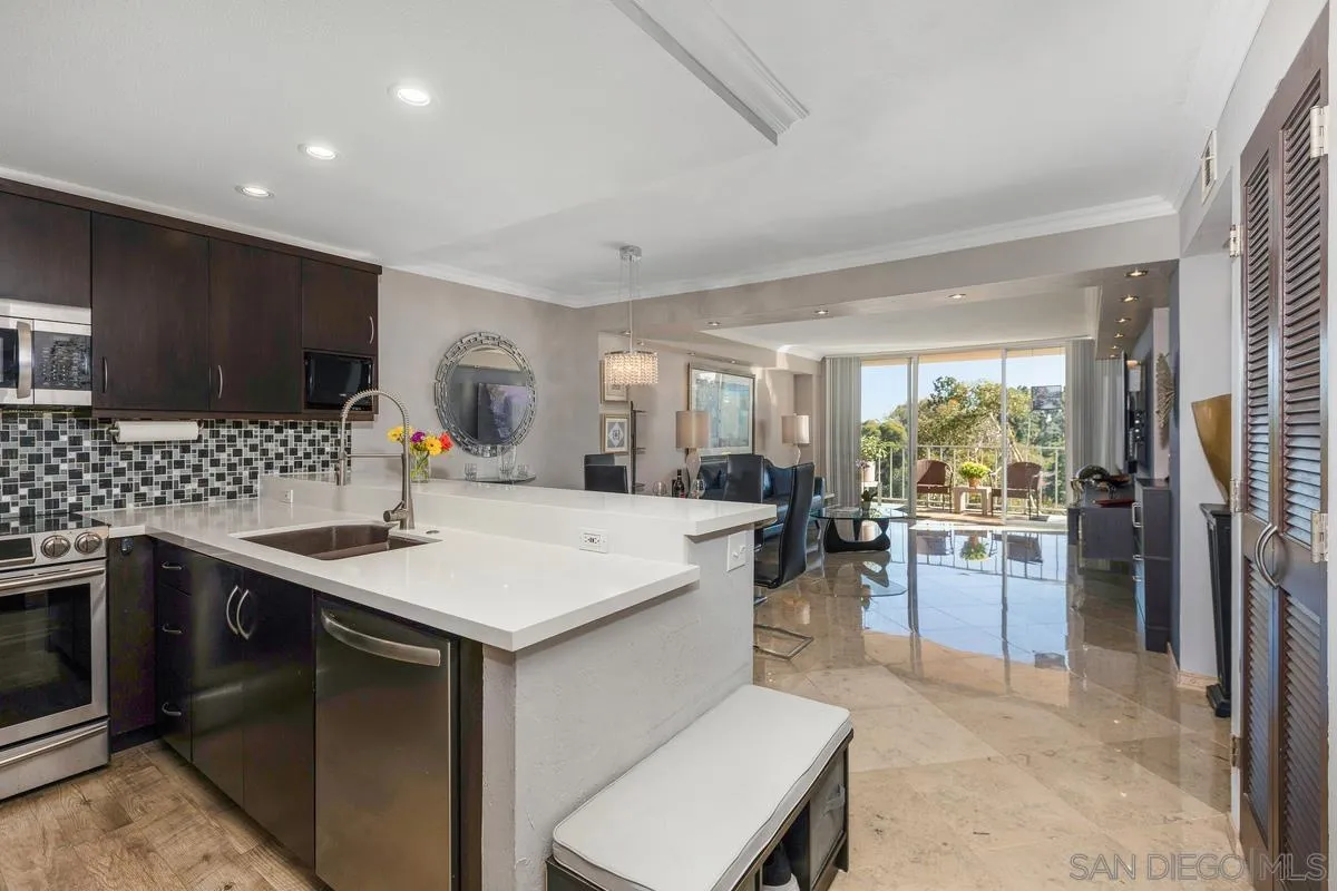 https://cdn.realtyfeed.com/cdn/127/250039342/d98cb905080948bb52f8cac541d72734.webp