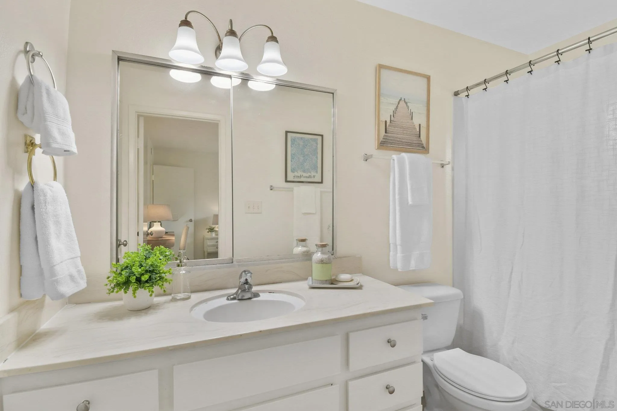 Photo #18: 250039352 Listing: Photo #18