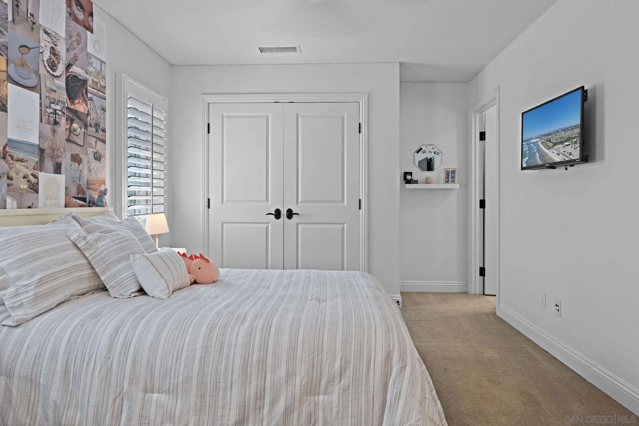 https://cdn.realtyfeed.com/cdn/127/250039358/7f26f2dfd1810c90d123c8af36ebbdef.webp