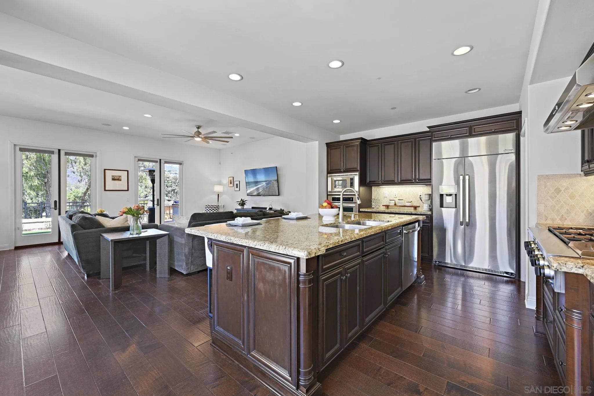 https://cdn.realtyfeed.com/cdn/127/250039358/8fa679a31c75a4e76dab411e4aa99359.webp