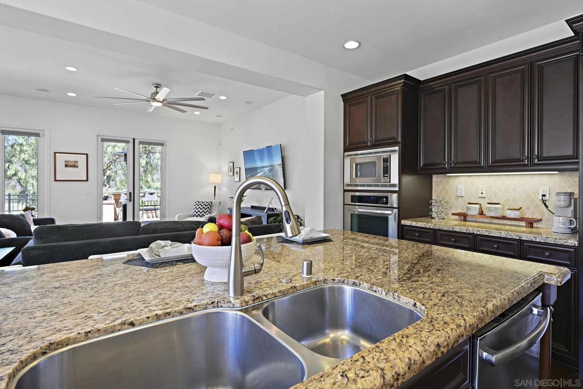 https://cdn.realtyfeed.com/cdn/127/250039358/ae1ff84edf984f4685ba84b49052d1c5.webp