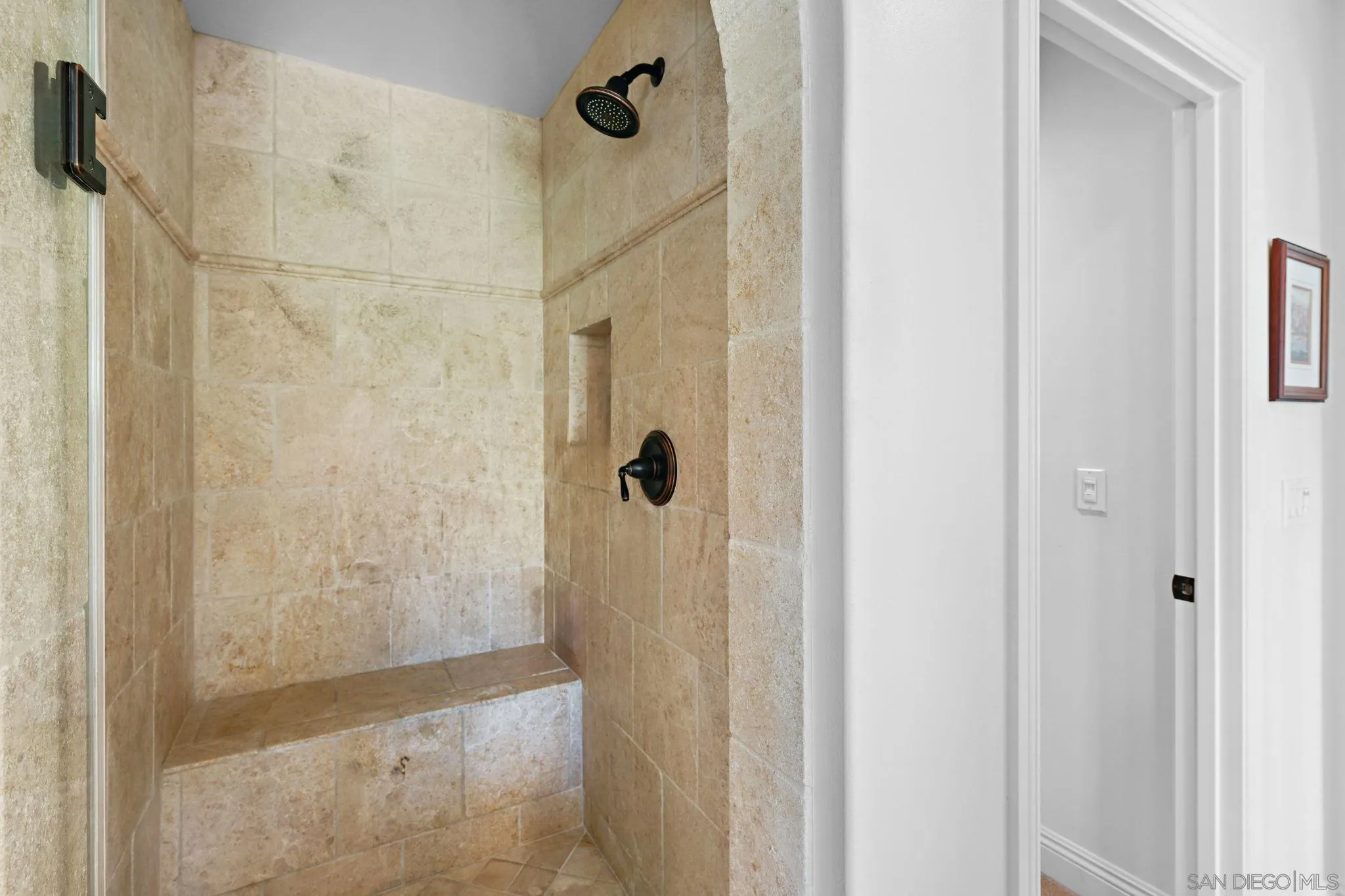 https://cdn.realtyfeed.com/cdn/127/250039358/c2b760c42d4553f48bfd57207ddb7a8f.webp