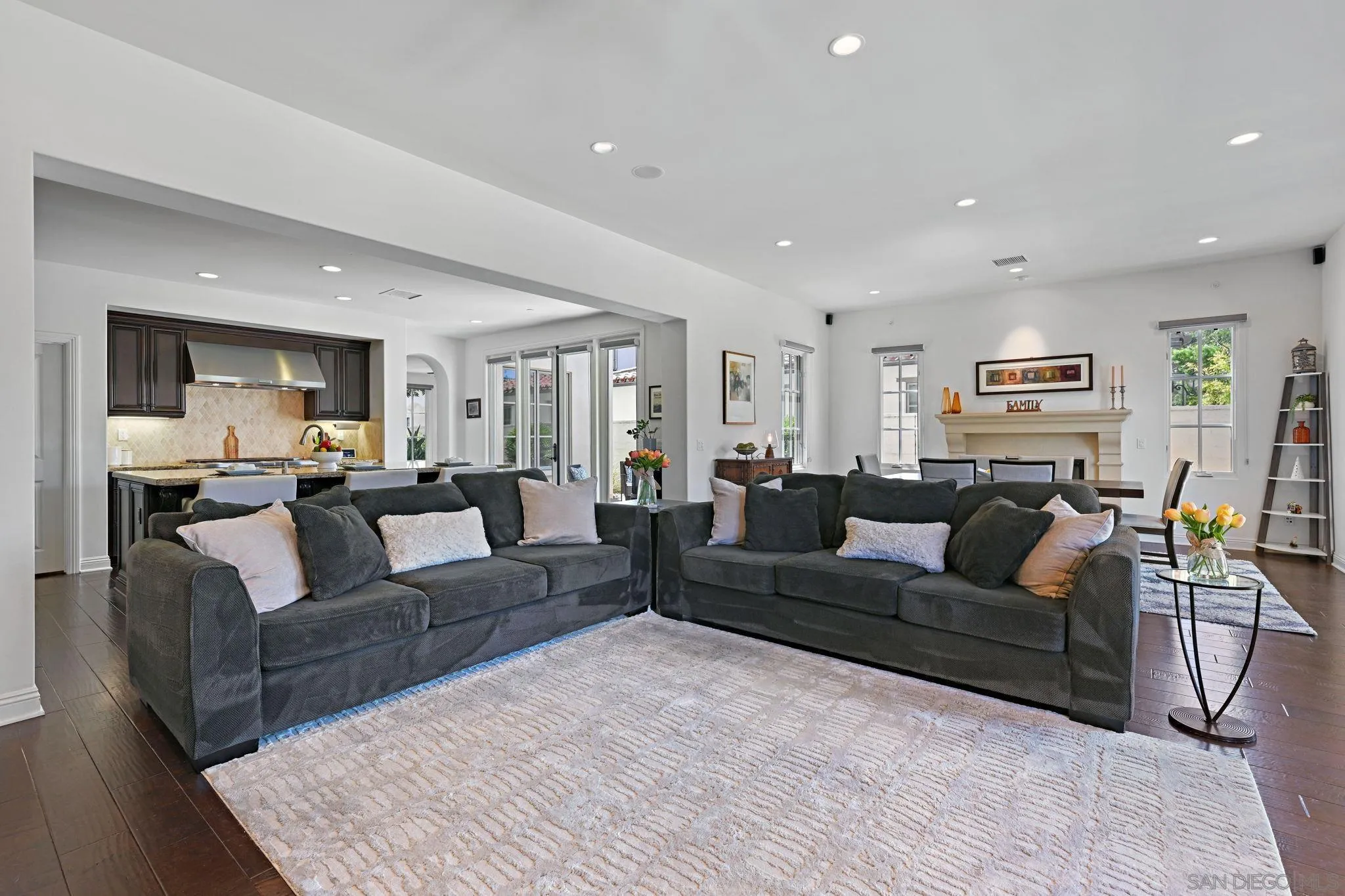 https://cdn.realtyfeed.com/cdn/127/250039358/c7f7c124c273417f206a0c4b8e86ae32.webp