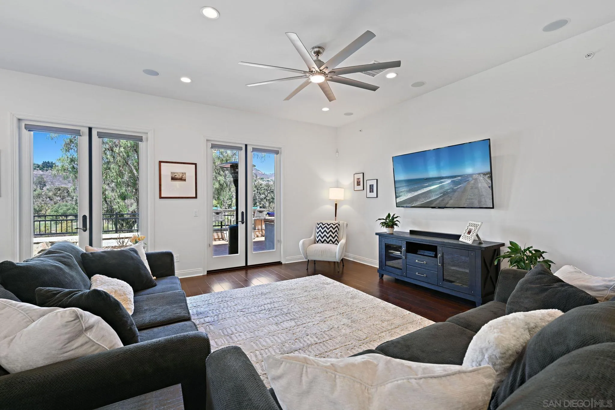 https://cdn.realtyfeed.com/cdn/127/250039358/de9df9bad67c2d7b32b080315f7ecb6d.webp