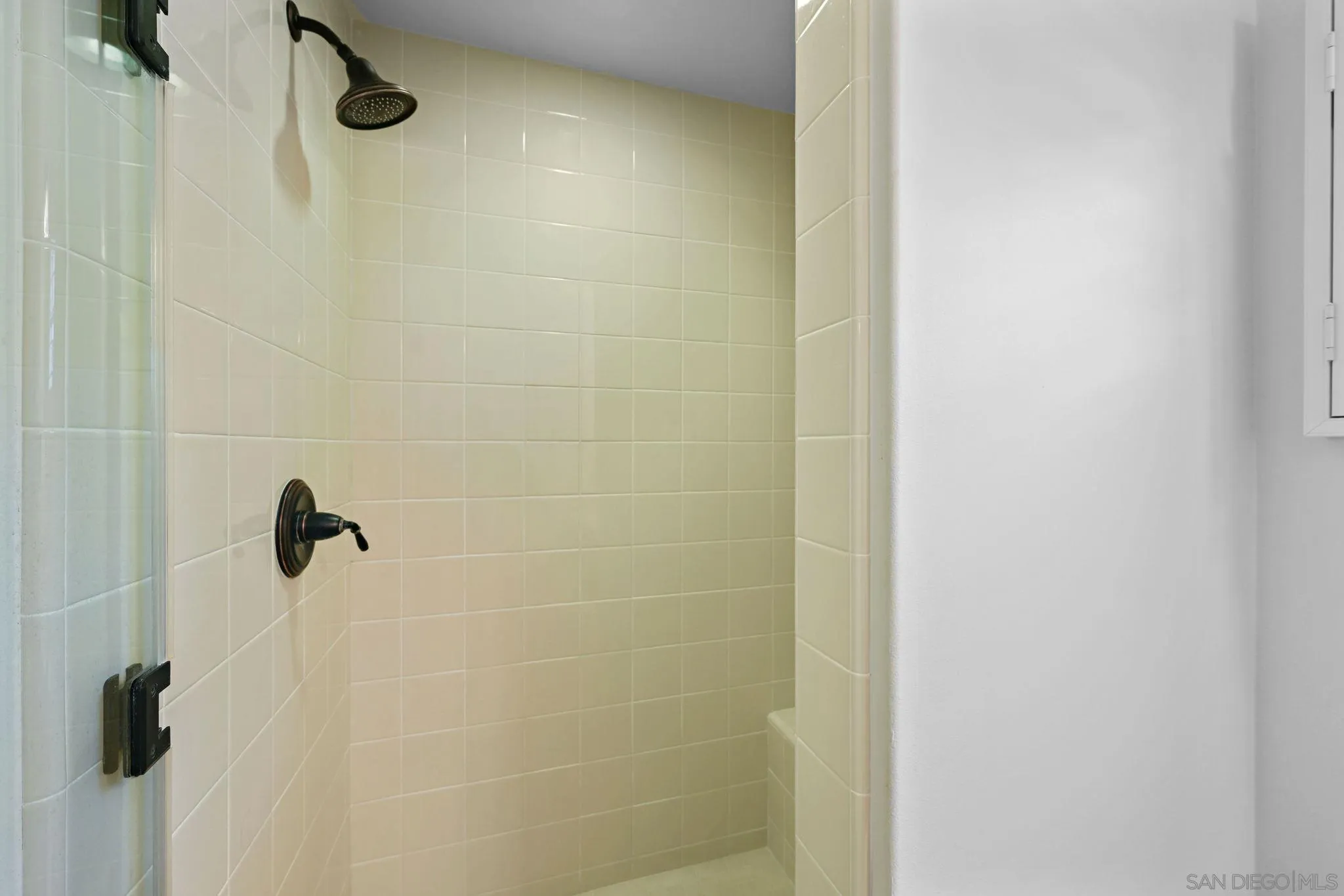 https://cdn.realtyfeed.com/cdn/127/250039358/e44754a2a2a25f54ca84b16a7e08d6bc.webp