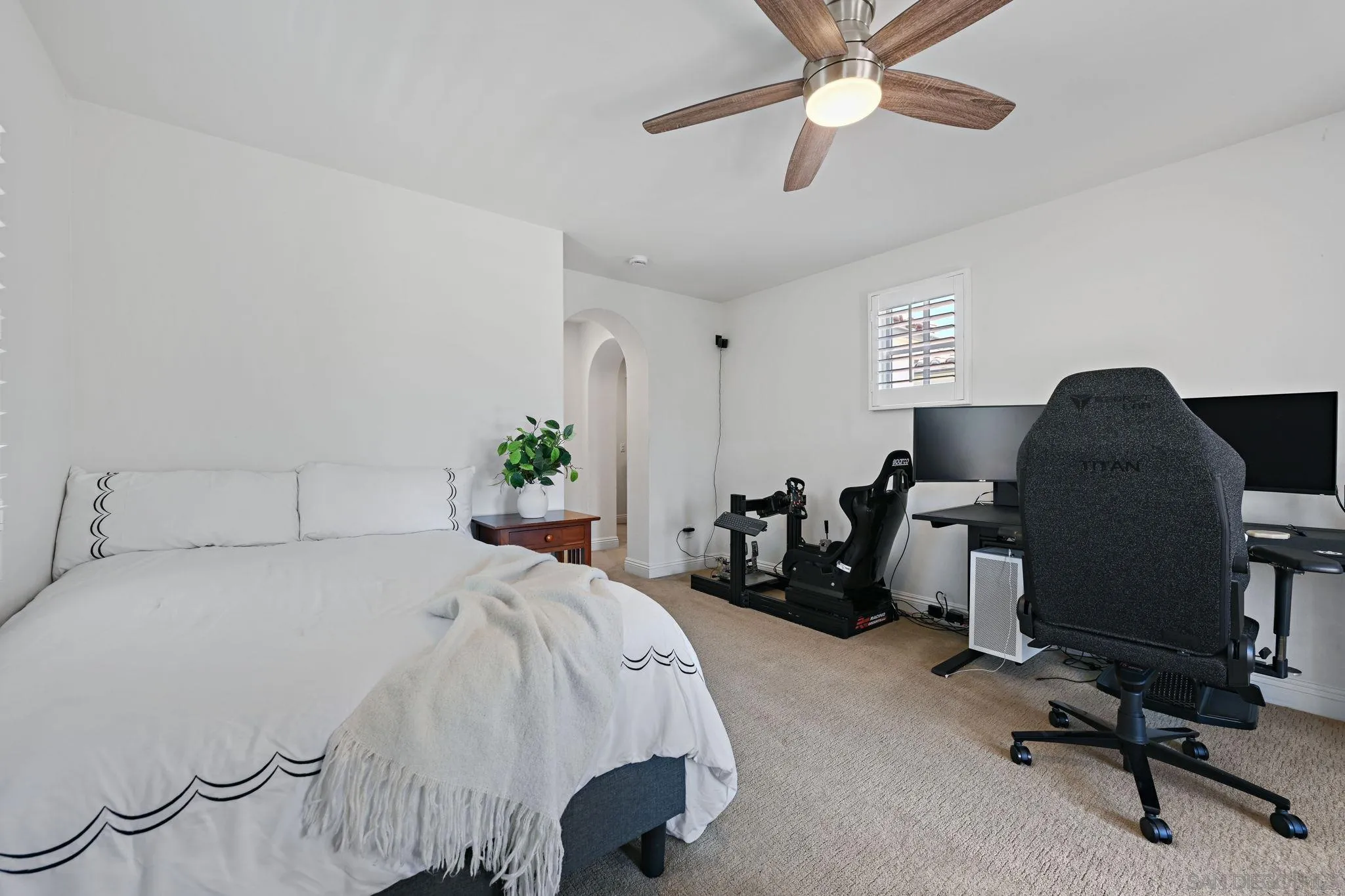 https://cdn.realtyfeed.com/cdn/127/250039358/ee54674416a1e0bb8cbf20362a6f0a9a.webp