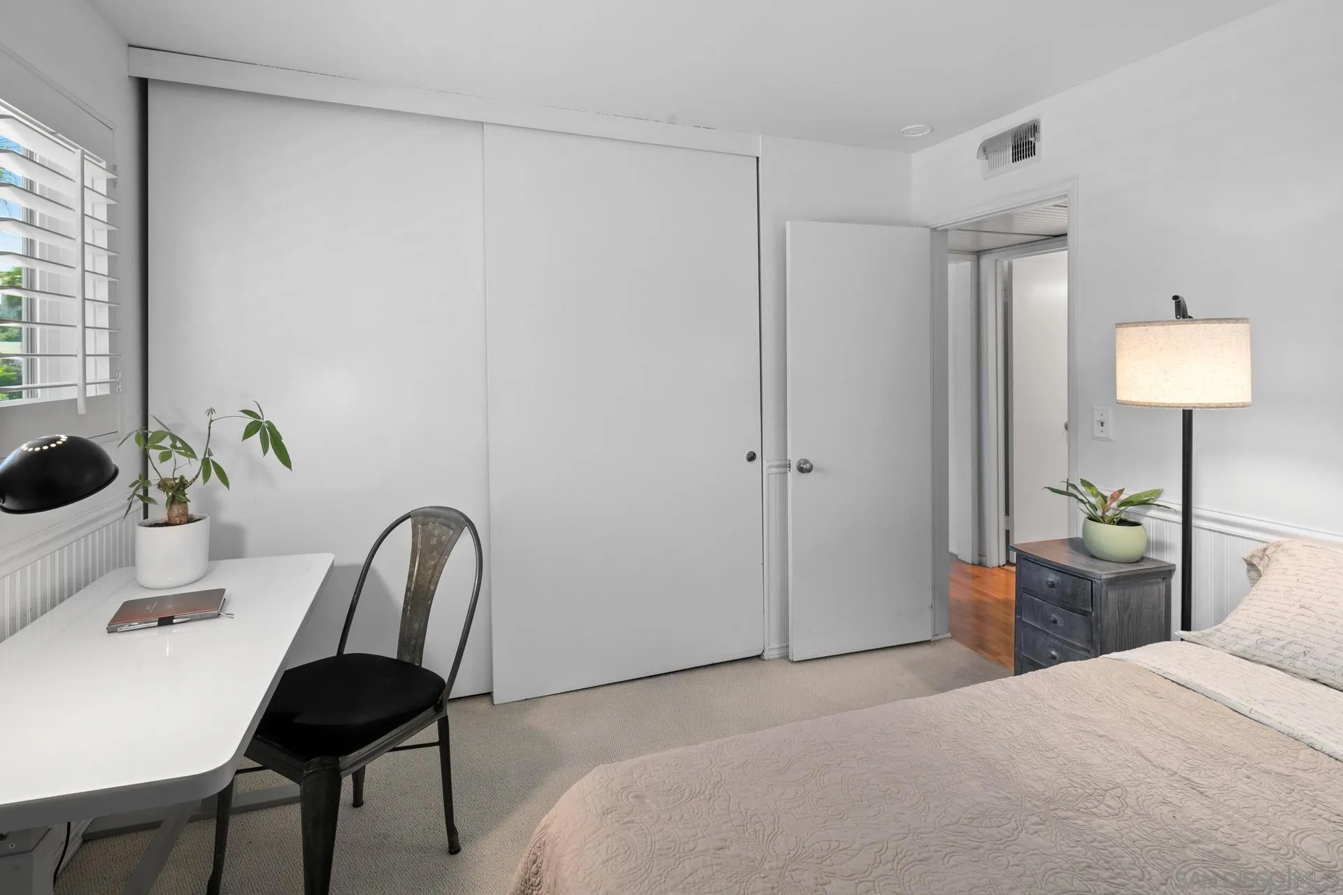 https://cdn.realtyfeed.com/cdn/127/250039360/ec8920f0310ffeee619411d619c4944c.webp