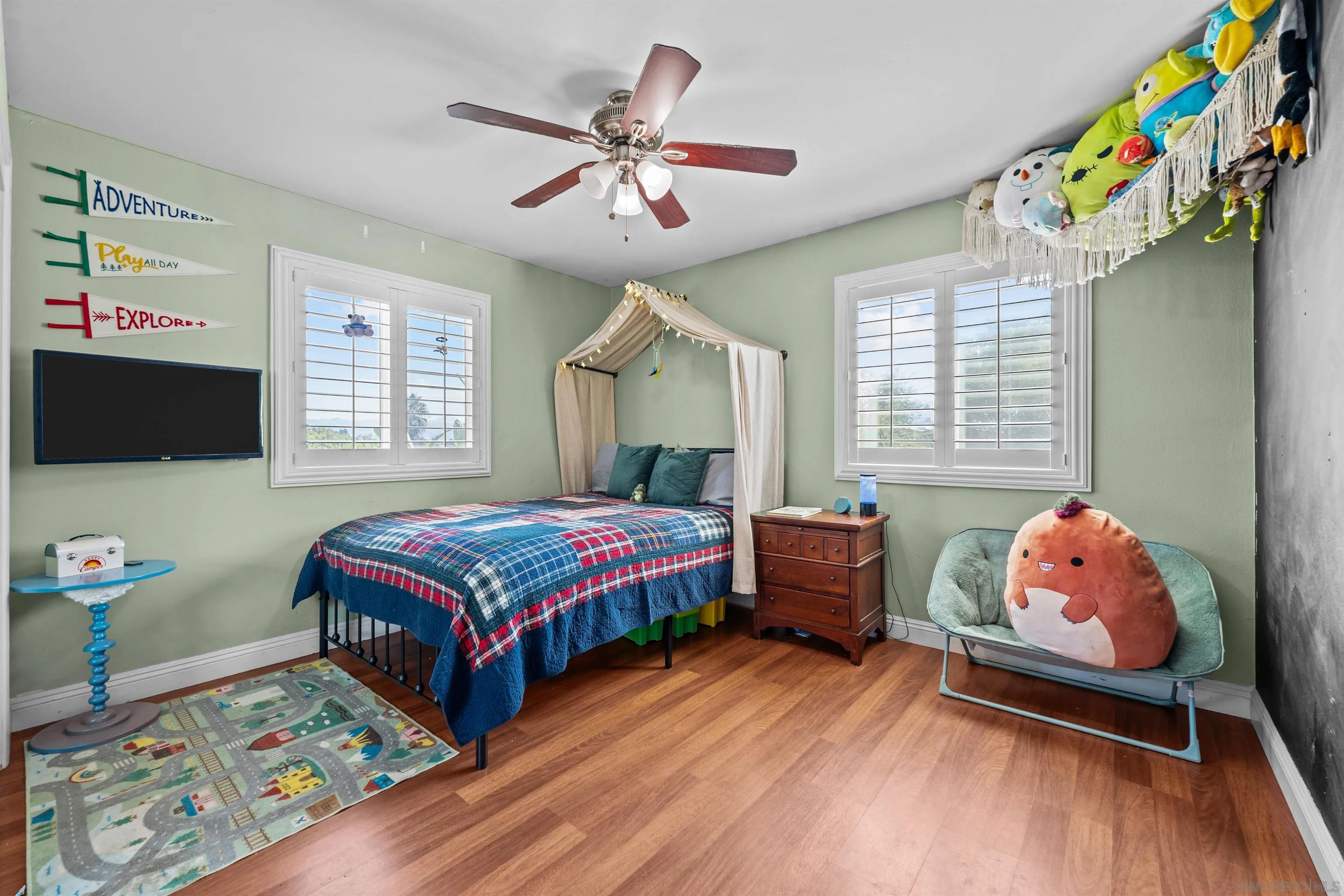 https://cdn.realtyfeed.com/cdn/127/250039364/abdb3ad8afcf43e44175dd512f3bd26f.webp