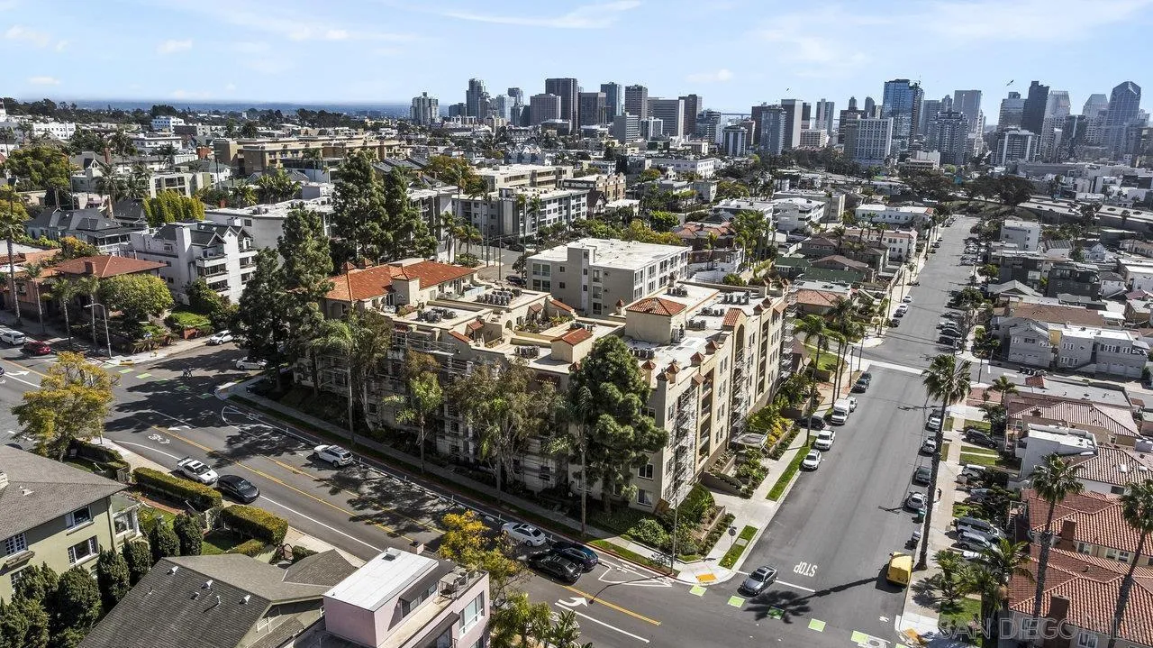https://cdn.realtyfeed.com/cdn/127/250039368/bfafd56a9fa2a741fbdf765d0f8583c7.webp