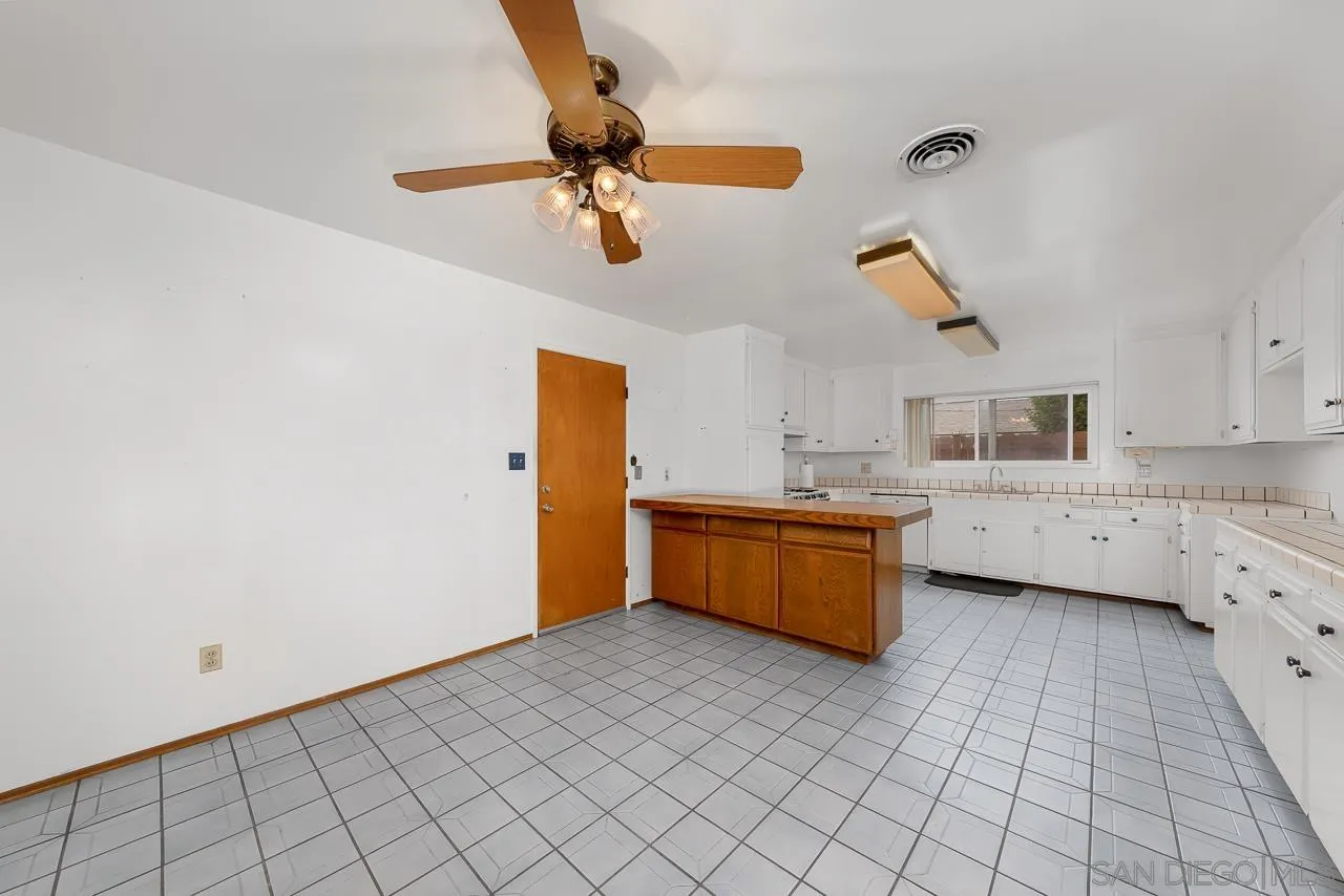https://cdn.realtyfeed.com/cdn/127/250039369/00d708e28f0211ca599e3193efcc2022.webp