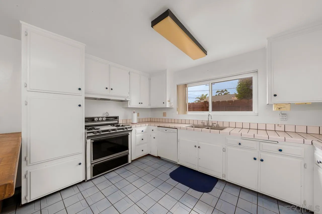 https://cdn.realtyfeed.com/cdn/127/250039369/b145ed3fc7db8bbed3c22134580feb3c.webp
