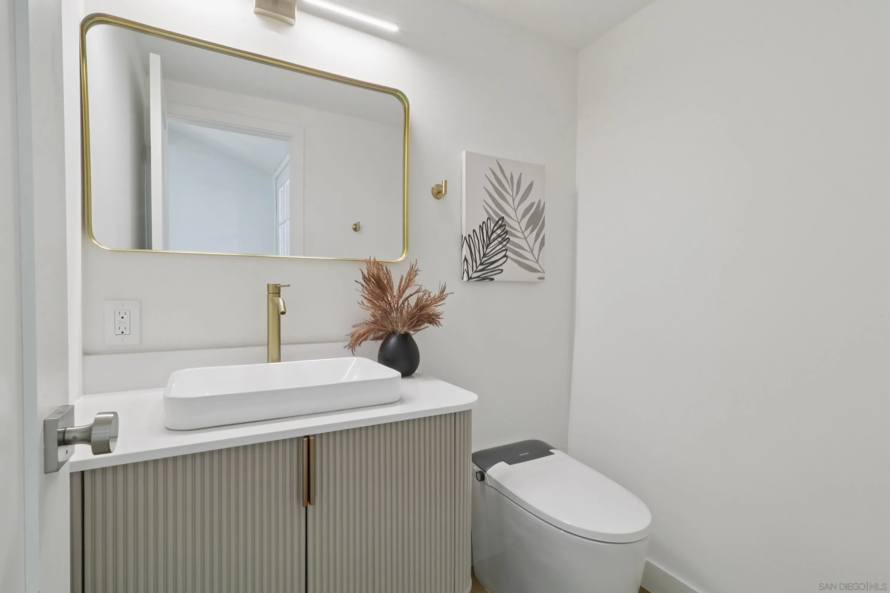 https://cdn.realtyfeed.com/cdn/127/250039370/4ed9869ea1fe48af8954fd90ac5176d5.webp