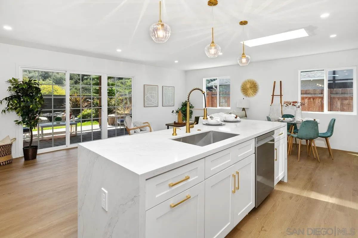 https://cdn.realtyfeed.com/cdn/127/250039370/8b24f069cbeb4952ddba393d63b8ae61.webp