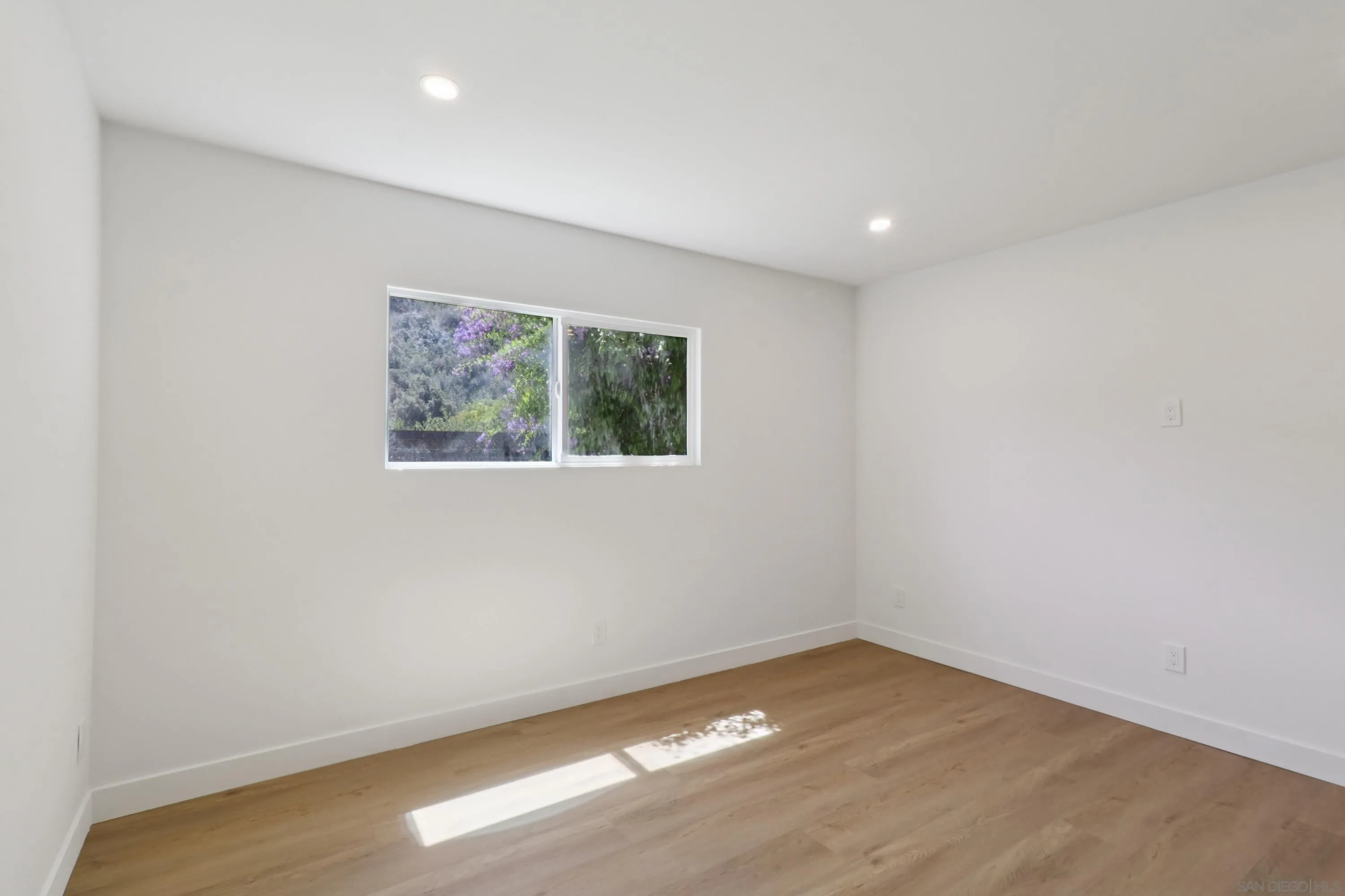 https://cdn.realtyfeed.com/cdn/127/250039370/fee1b8afe5dc2ffd9984ec3f452b673d.webp