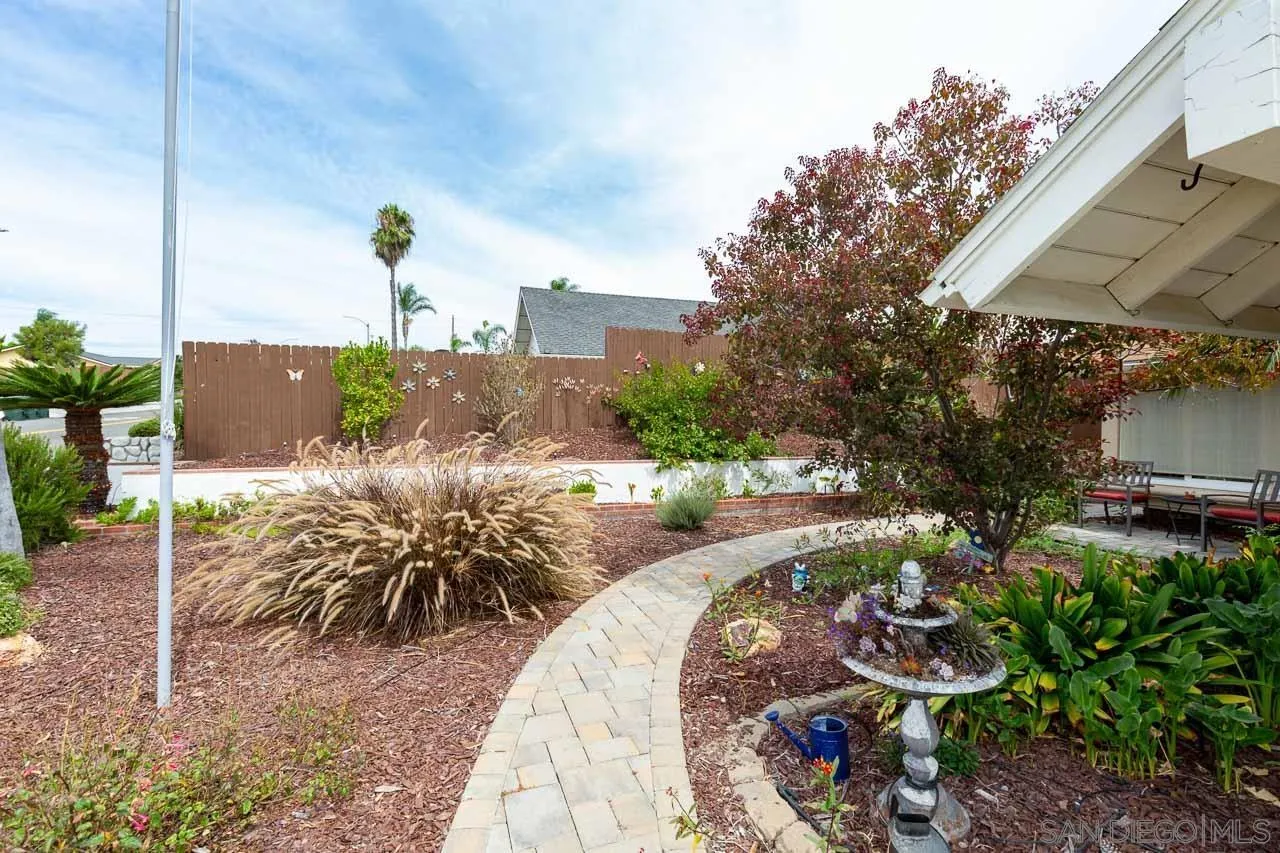 https://cdn.realtyfeed.com/cdn/127/250039384/2f3eb419ba1b47c7b5bc4a57d0f86db7.webp