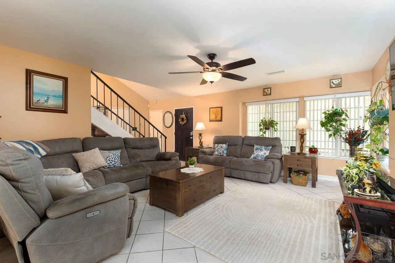 https://cdn.realtyfeed.com/cdn/127/250039384/5b423837b7c29297ae6d2f3ef3bcdc29.webp