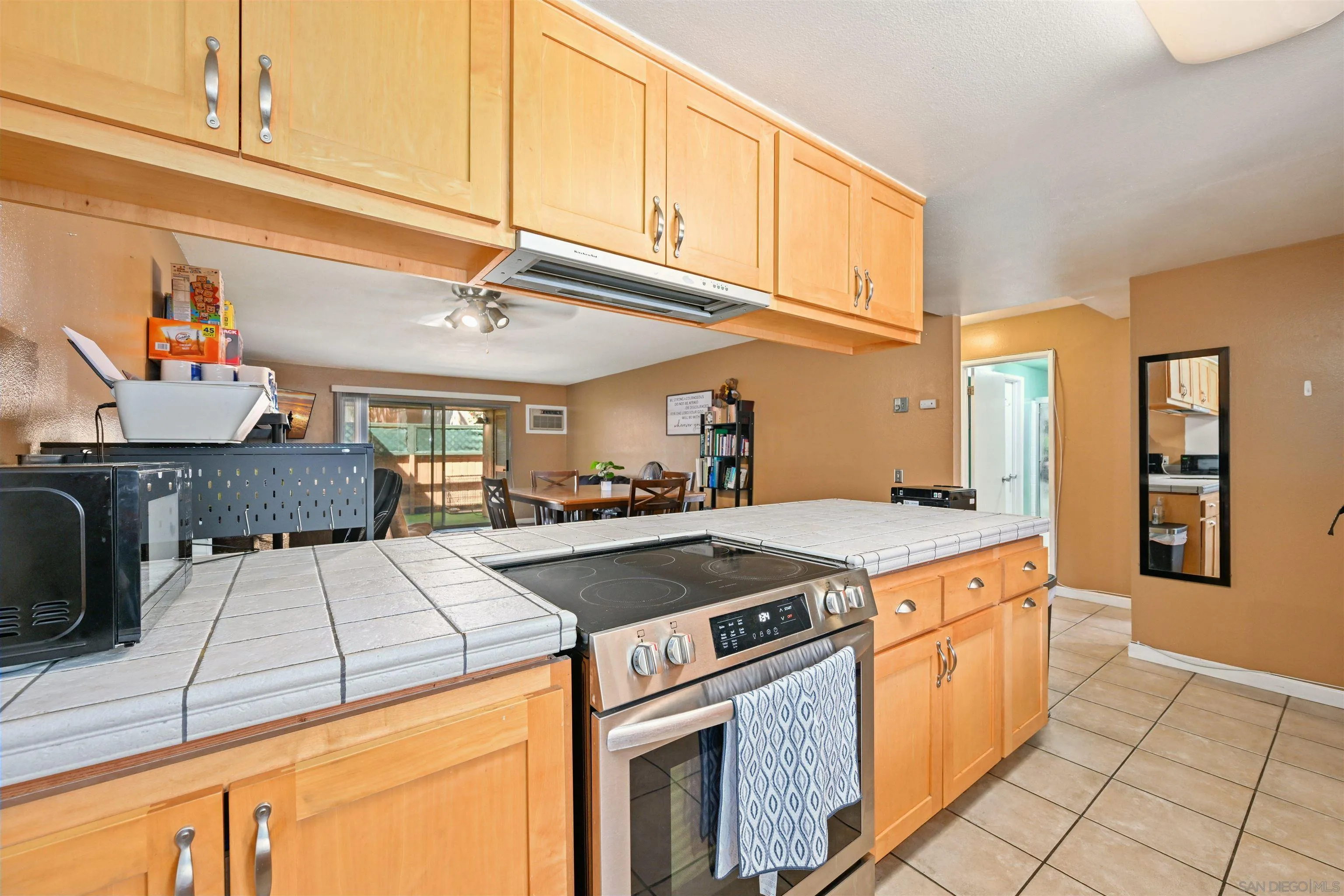 https://cdn.realtyfeed.com/cdn/127/250039389/487c2b359c10c7a01e29d42998b47695.webp