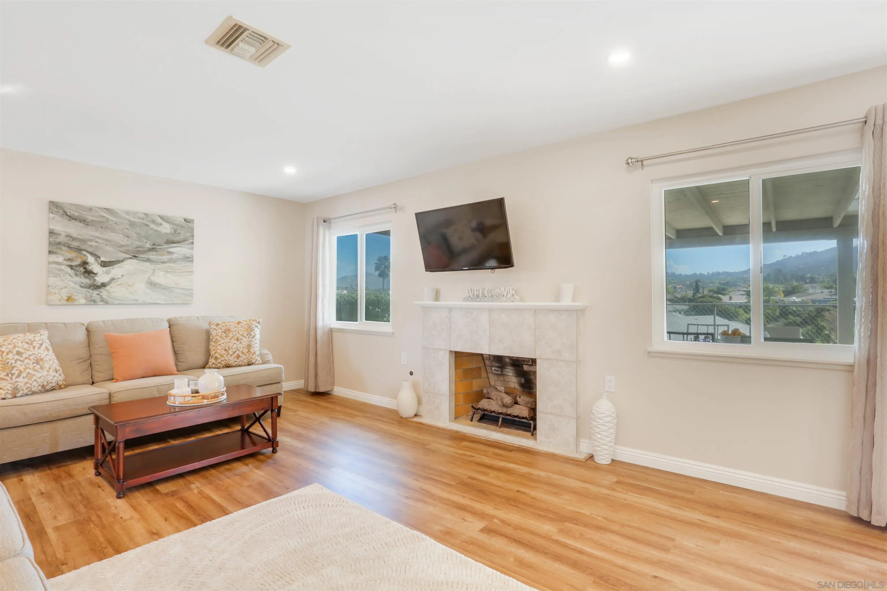 https://cdn.realtyfeed.com/cdn/127/250039390/2254d342b42ce3f34401c3a848972810.webp