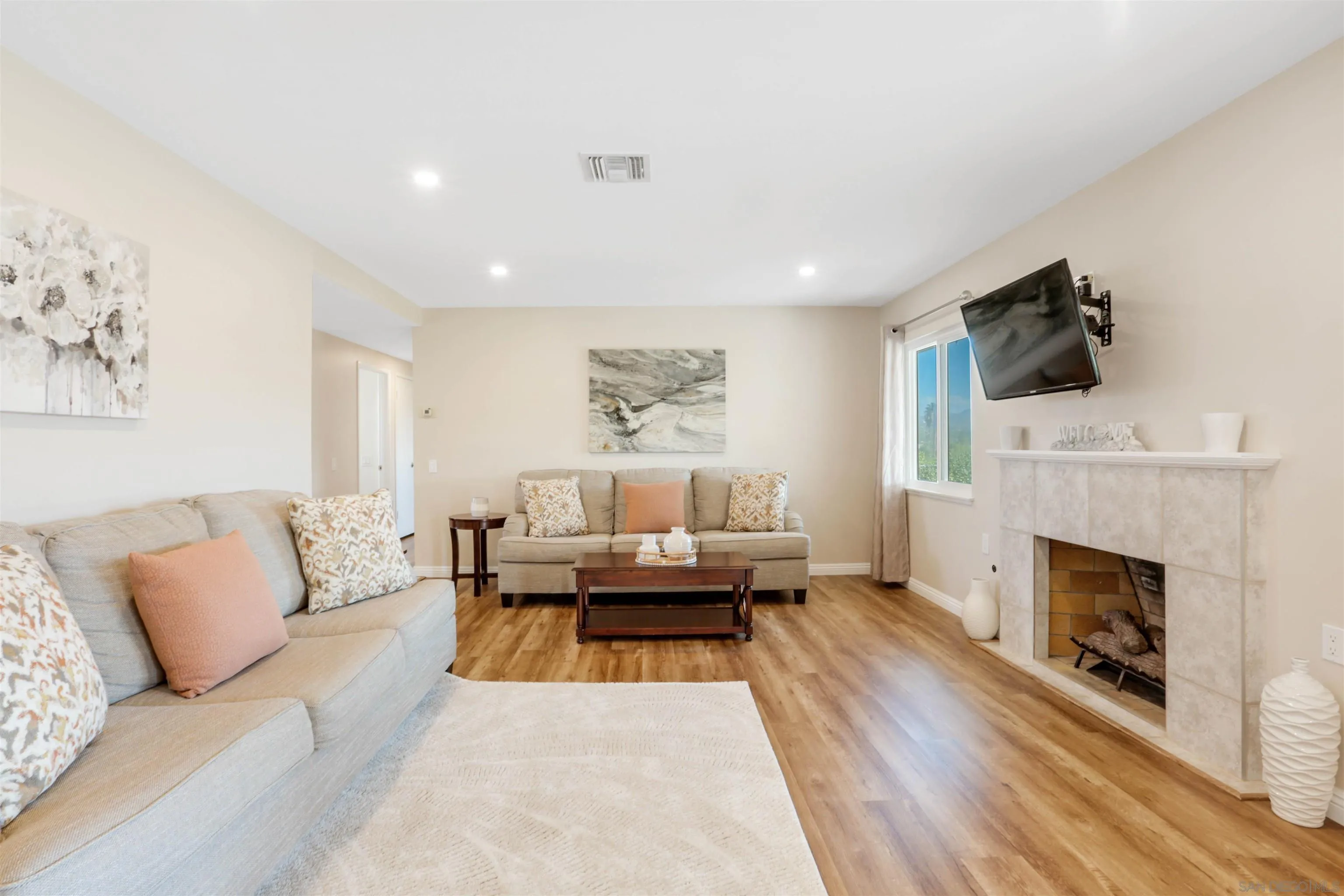 https://cdn.realtyfeed.com/cdn/127/250039390/251efee298bcc8c2a21574041de5b6aa.webp