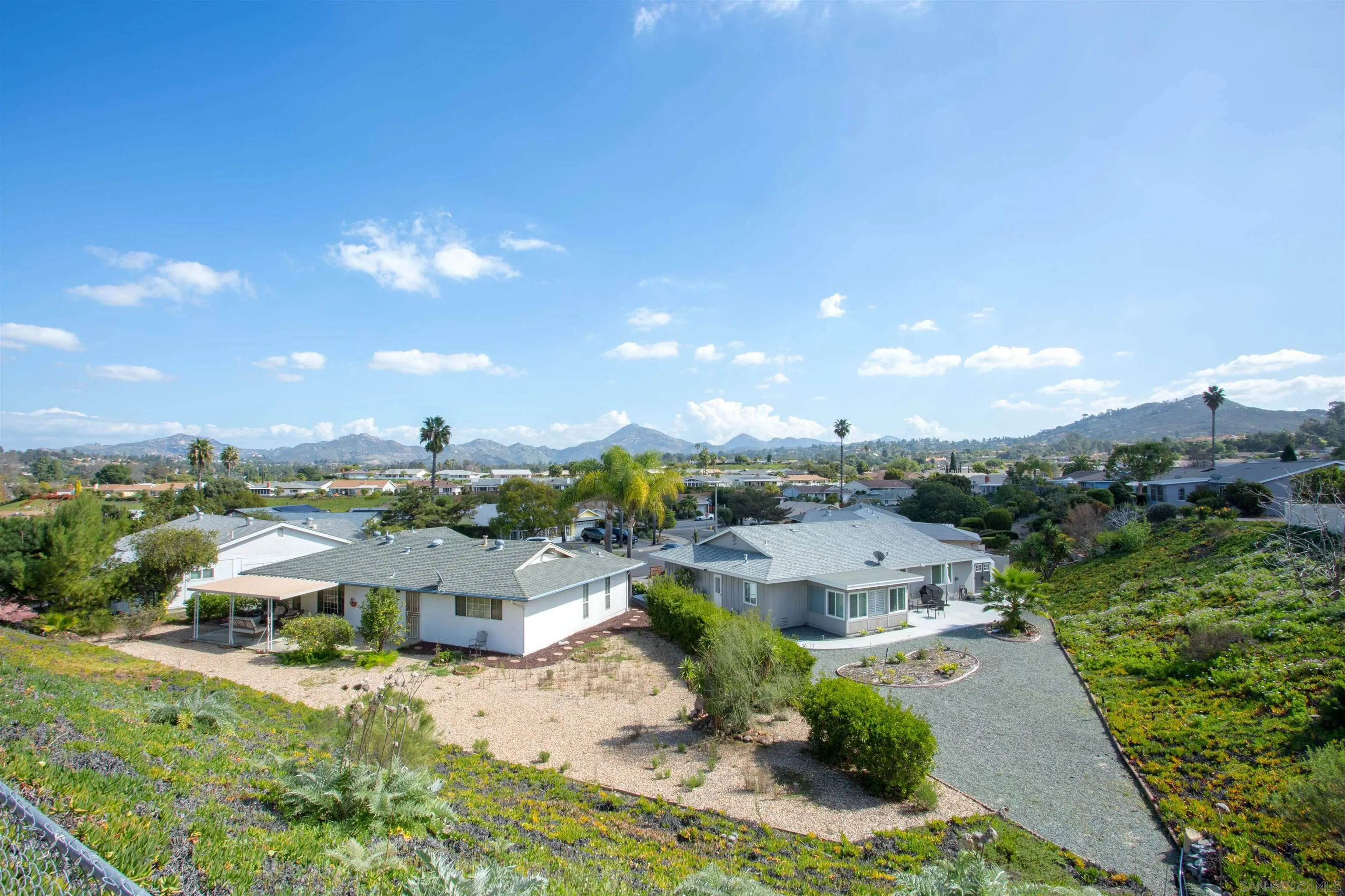 https://cdn.realtyfeed.com/cdn/127/250039390/5ccd1b530b912b1aa06253fa35dcafaf.webp