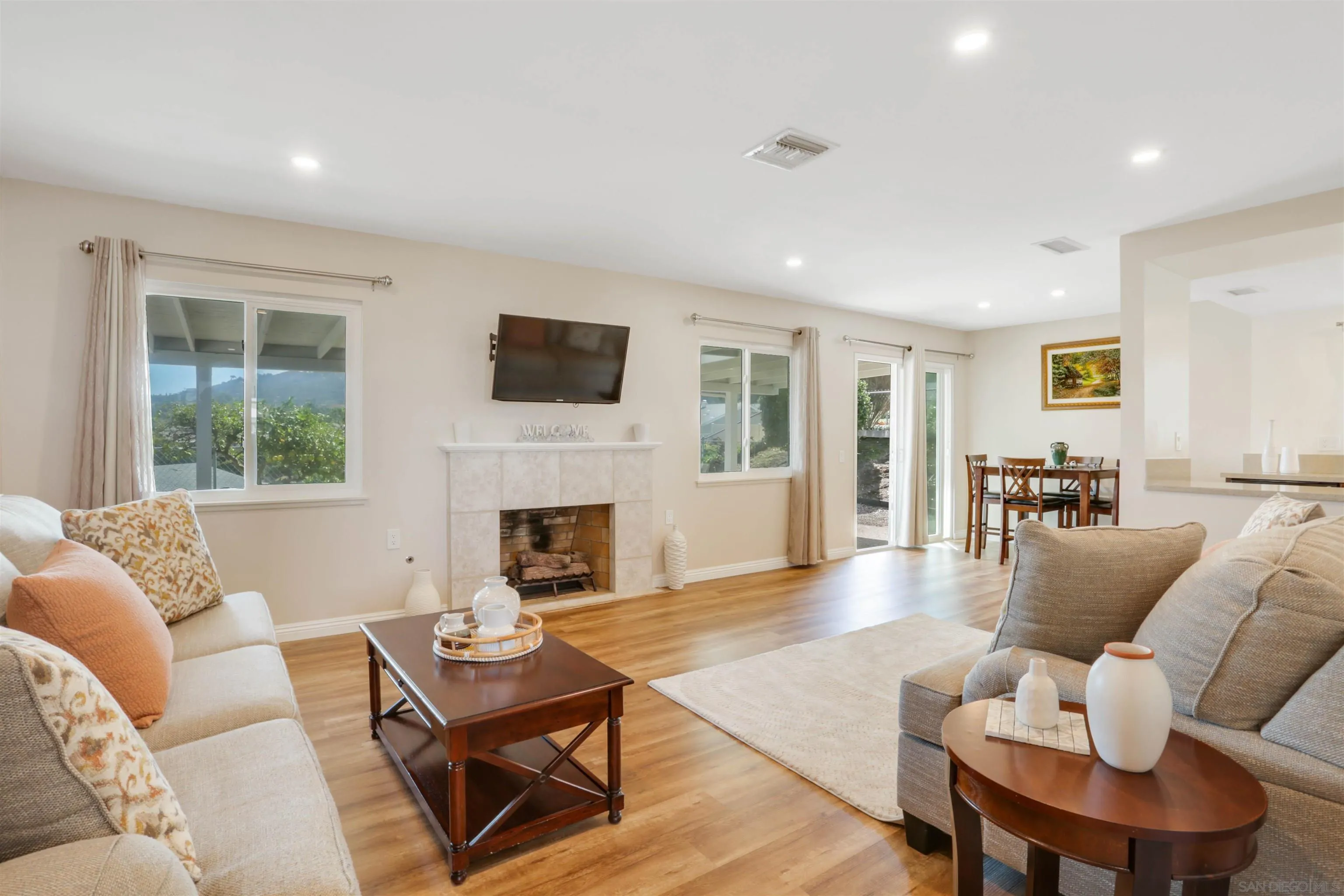 https://cdn.realtyfeed.com/cdn/127/250039390/b93eb0f1f721ab3073b0f3b3b8c0f904.webp