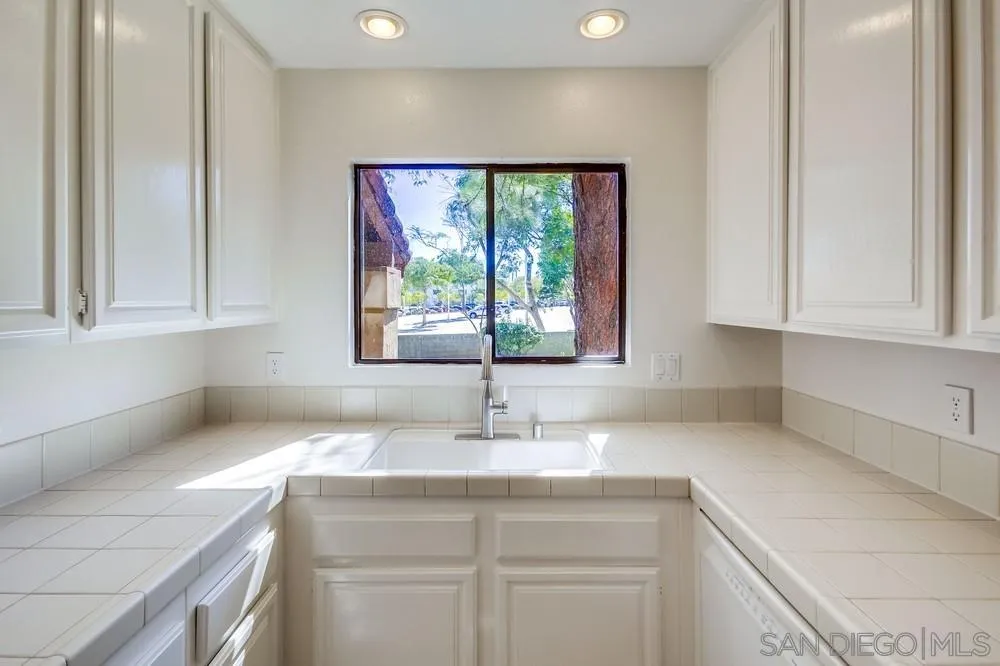 Photo #28: 250039395 Listing: Photo #28