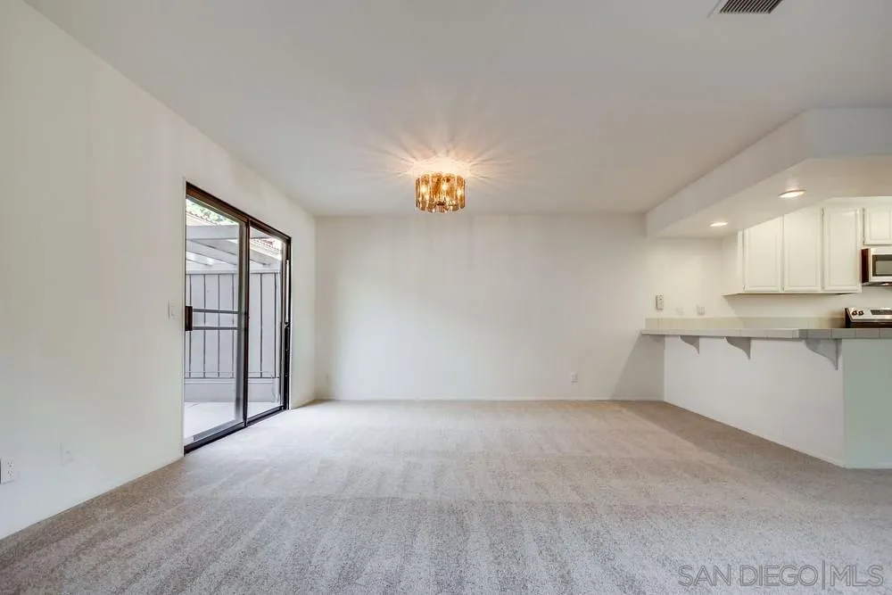 Photo #15: 250039395 Listing: Photo #15
