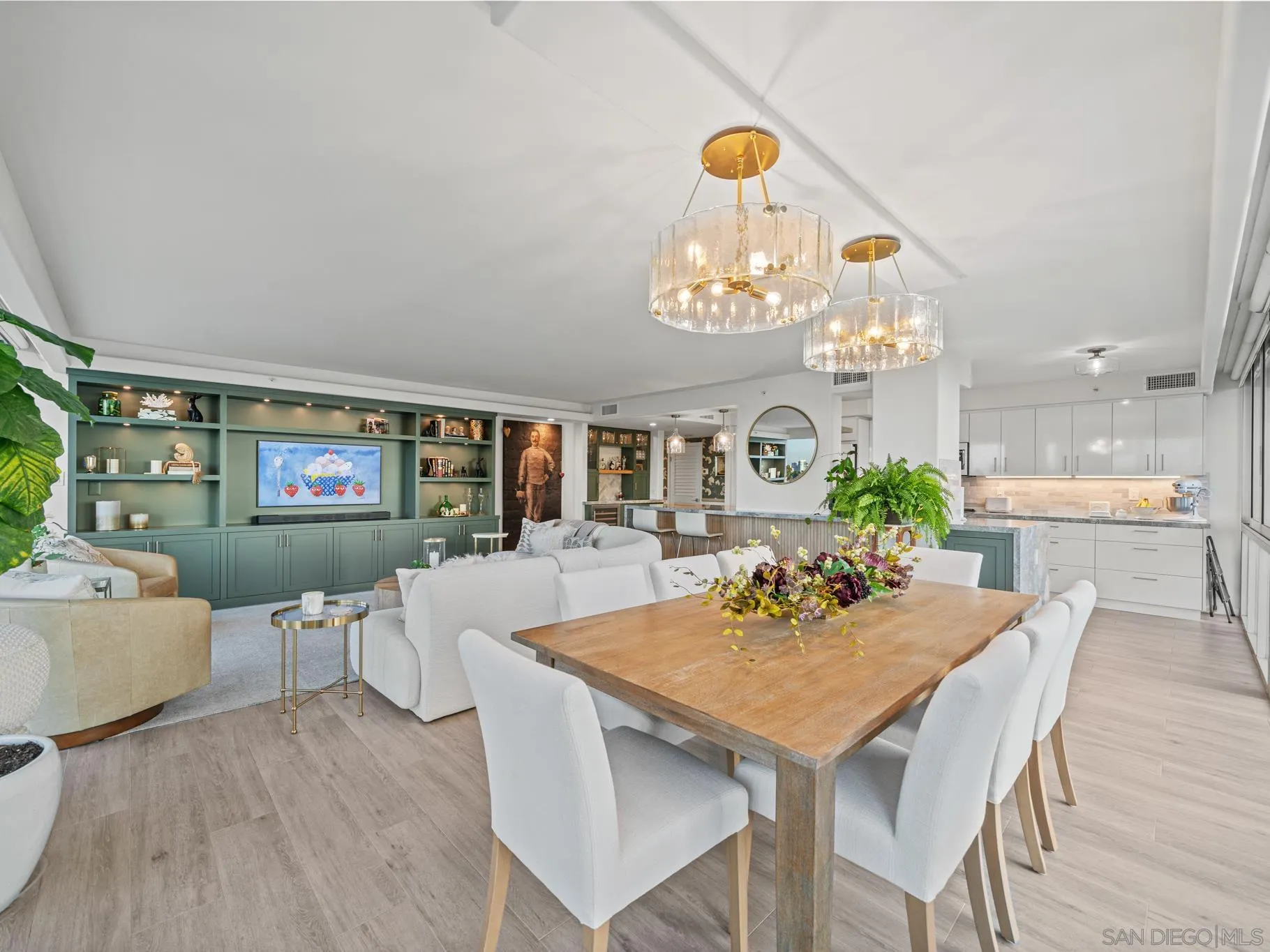 https://cdn.realtyfeed.com/cdn/127/250039397/67331391f6f2fb3c4a61d5bd07b8e2f8.webp