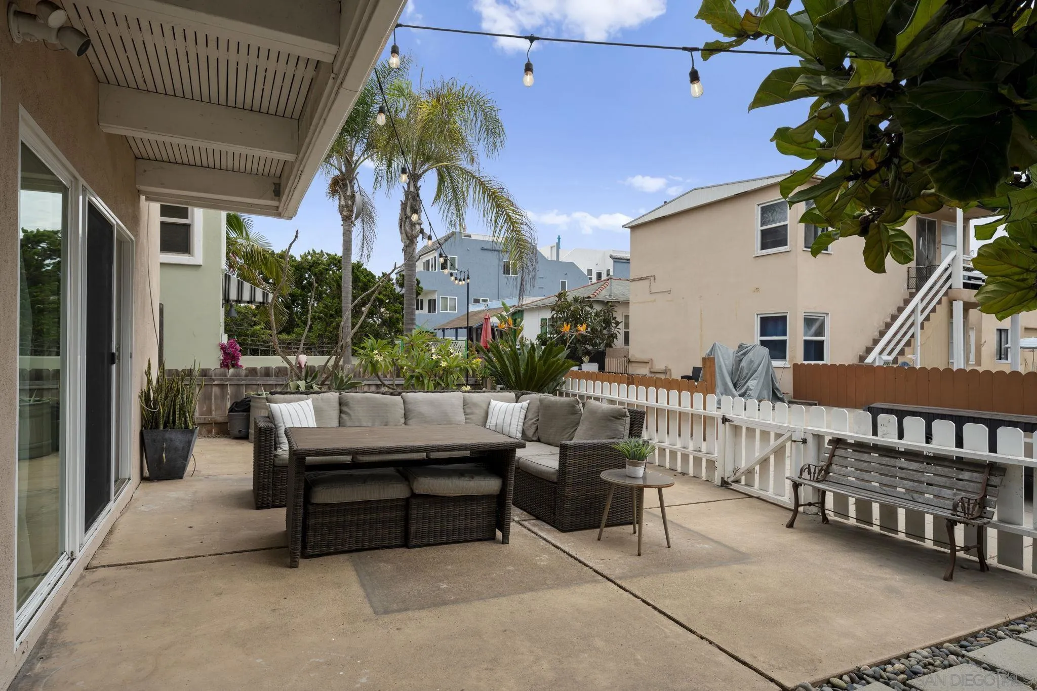 https://cdn.realtyfeed.com/cdn/127/250039399/3aeb3b8e92b6e9bd05016bf936fa7aa7.webp