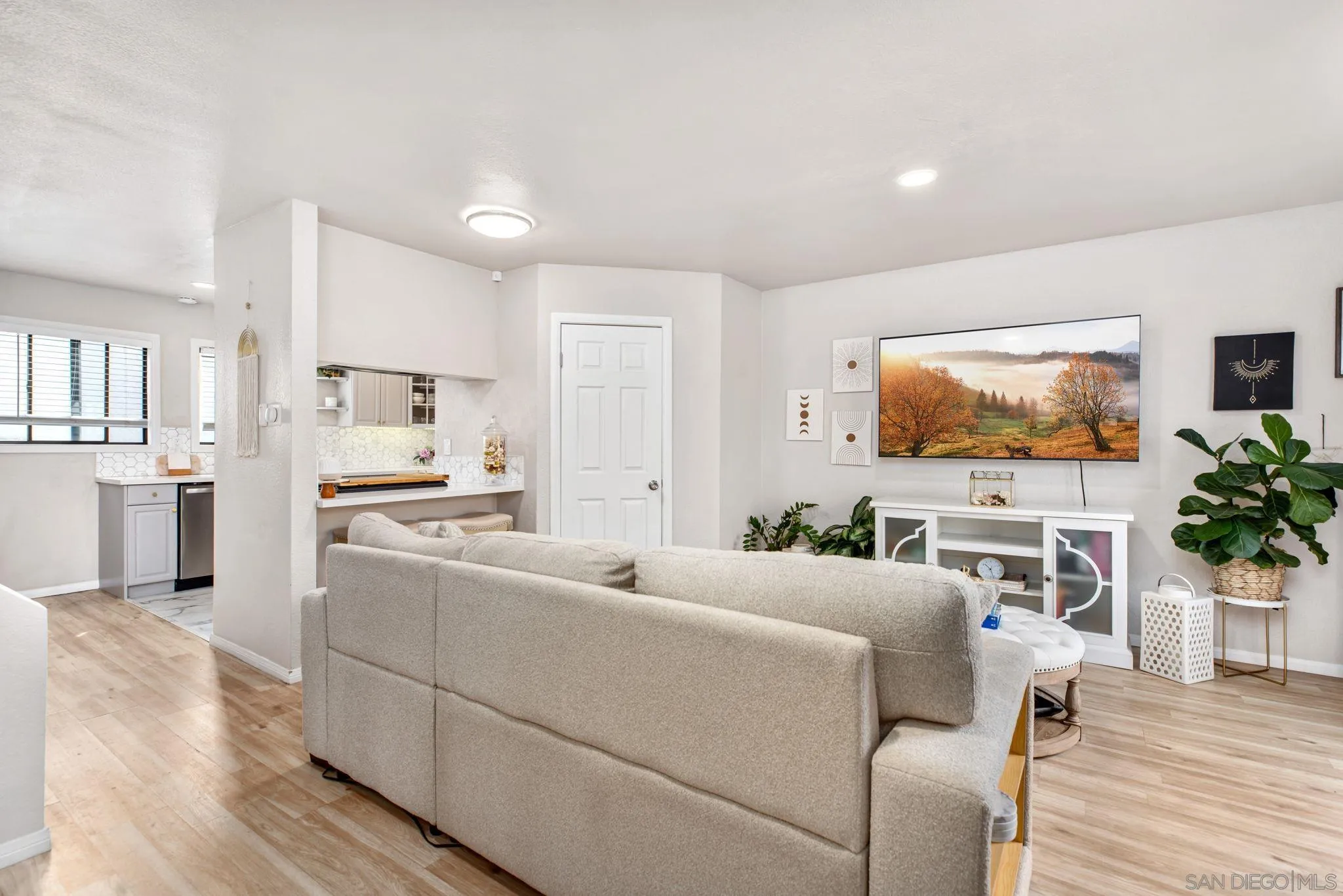 Photo #4: 250039400 Listing 