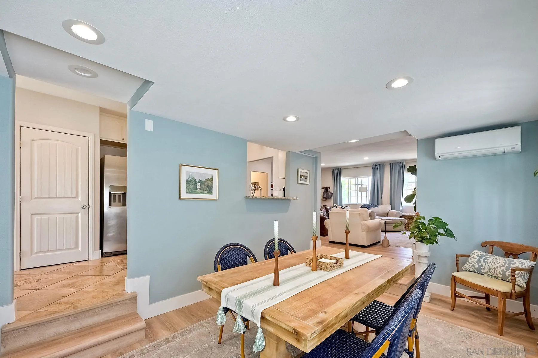 https://cdn.realtyfeed.com/cdn/127/250039401/c78ec24154b54c94b99a3af7a9842b90.webp