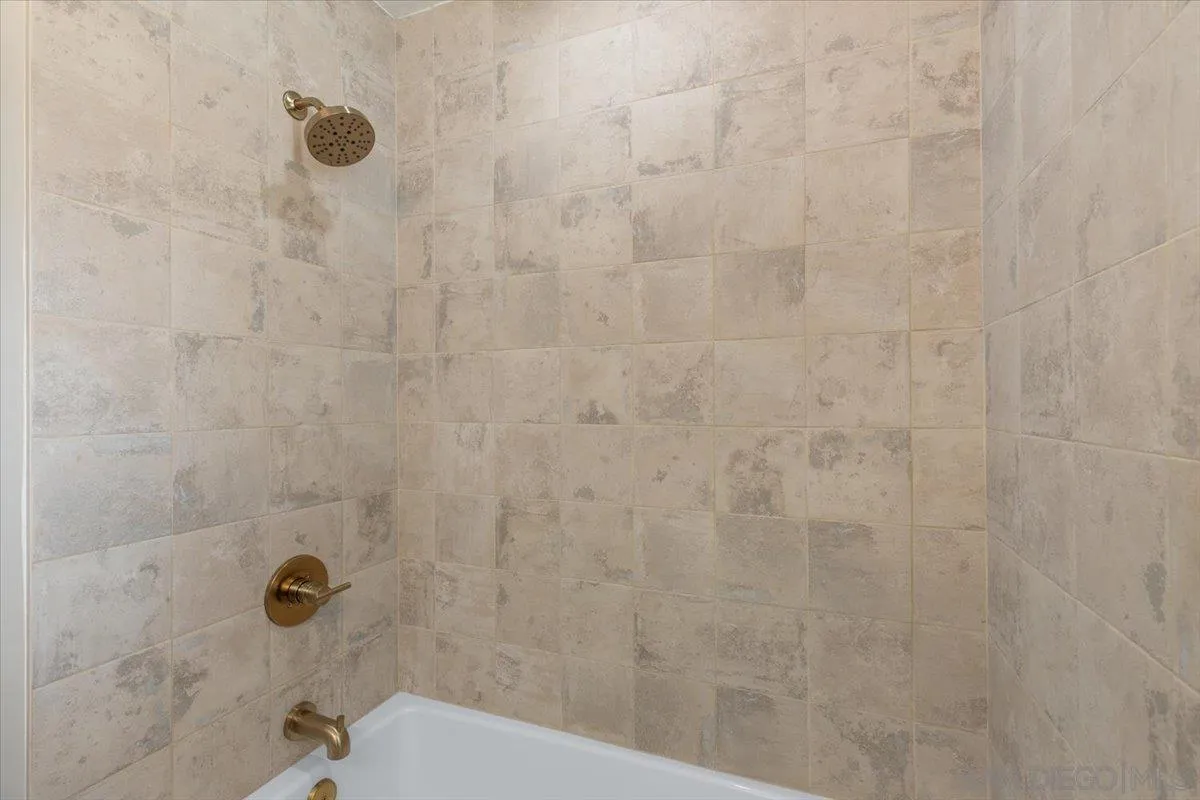 https://cdn.realtyfeed.com/cdn/127/250039404/3971b7a13c73f7430e07311a7f559dfb.webp