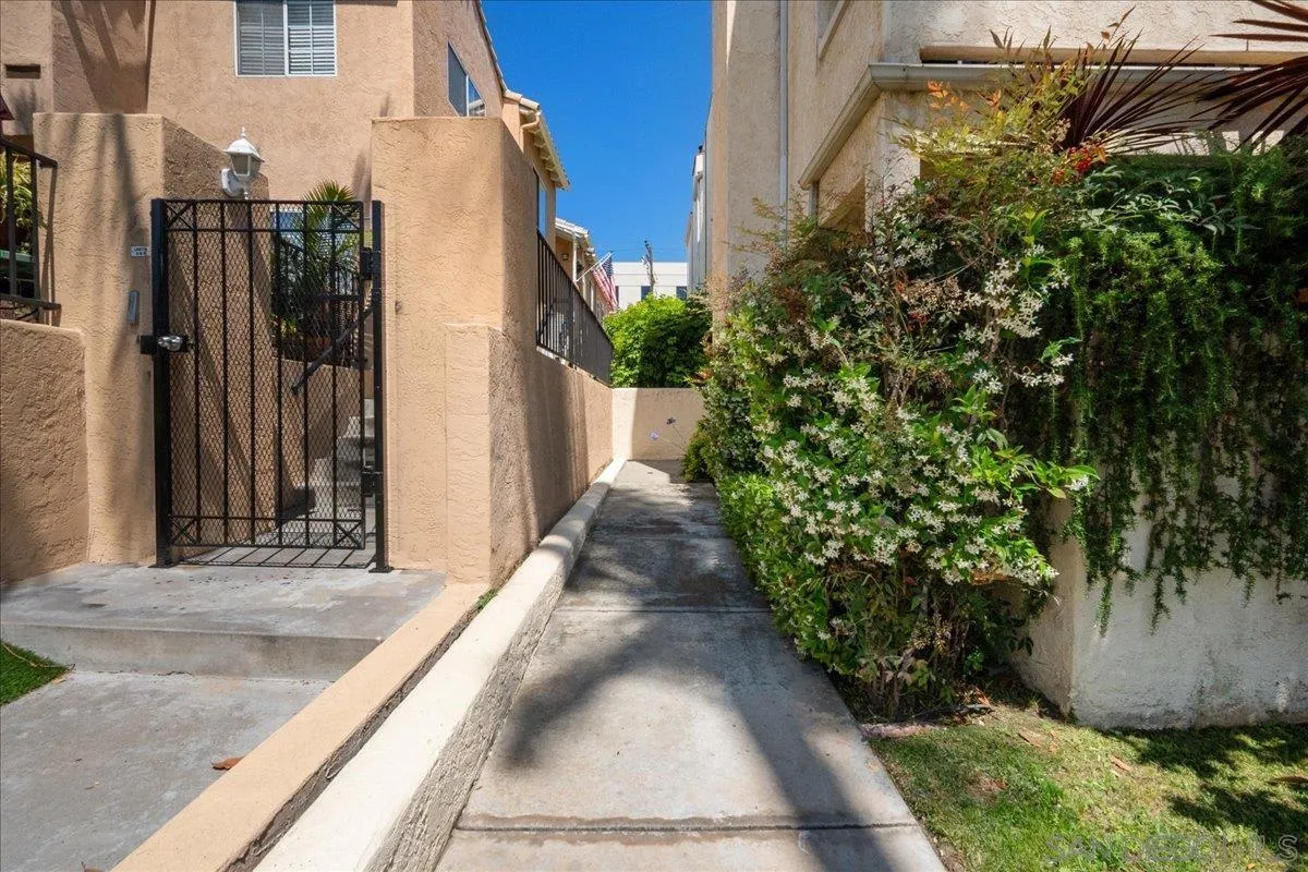 https://cdn.realtyfeed.com/cdn/127/250039407/53c654a47aa9f65d66f334bb39da7aab.webp