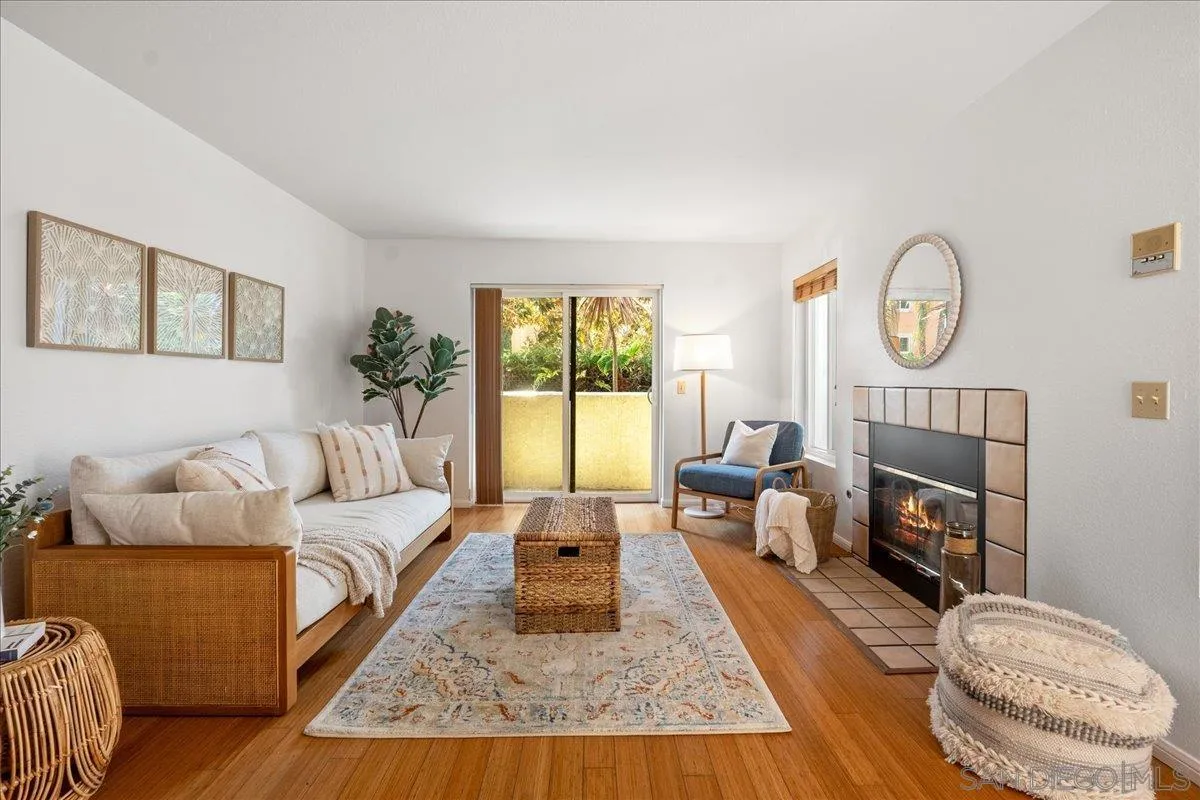 https://cdn.realtyfeed.com/cdn/127/250039407/e8a3b7b98ad4d19cc3d2979e0a04e117.webp