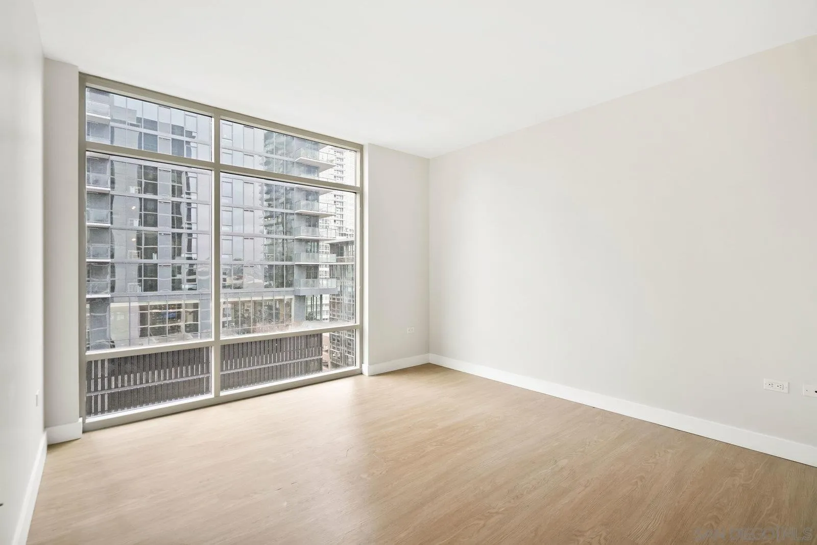 https://cdn.realtyfeed.com/cdn/127/250039409/3cc757faaf100d194db86f0f4583ab04.webp