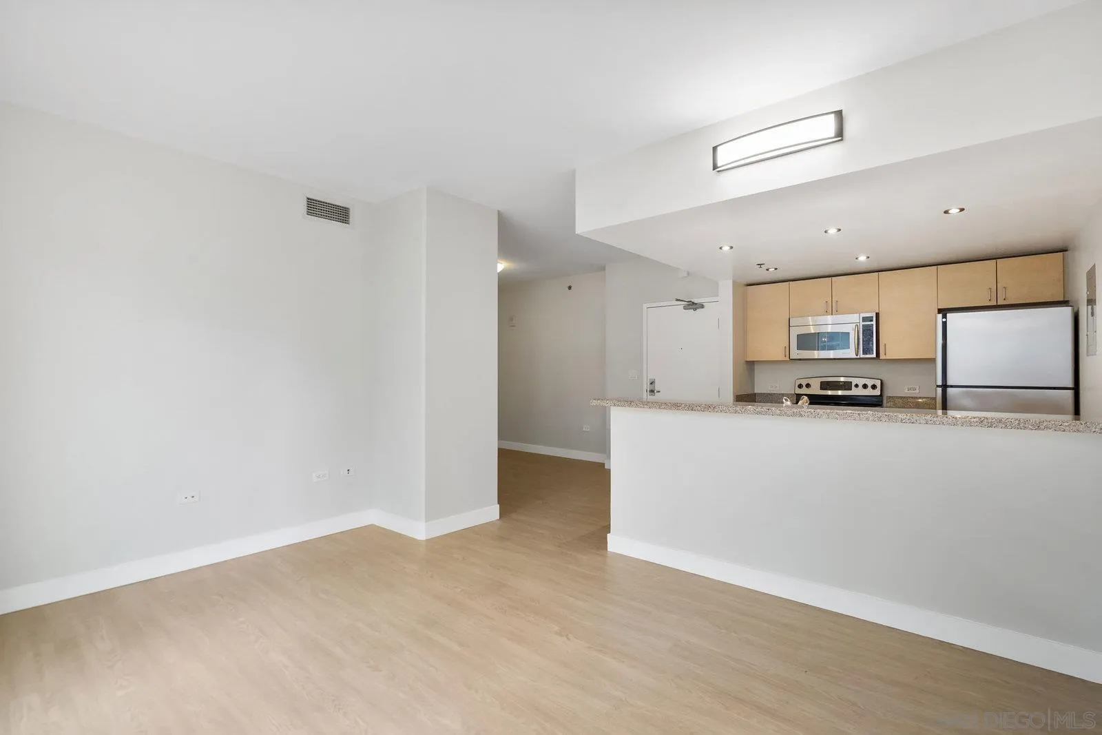 https://cdn.realtyfeed.com/cdn/127/250039409/5e5c7611b4b2f6c3c7979fd7e23869ba.webp