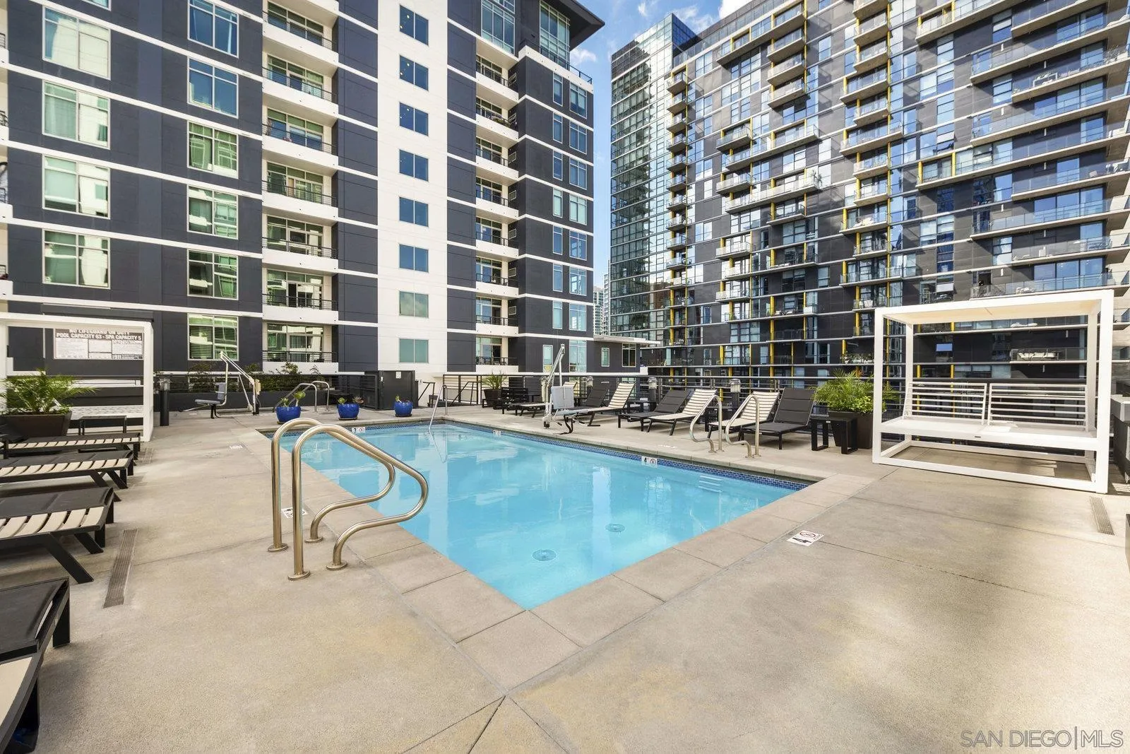 https://cdn.realtyfeed.com/cdn/127/250039409/94e7d27b66be37e9ea12a8be35de918c.webp