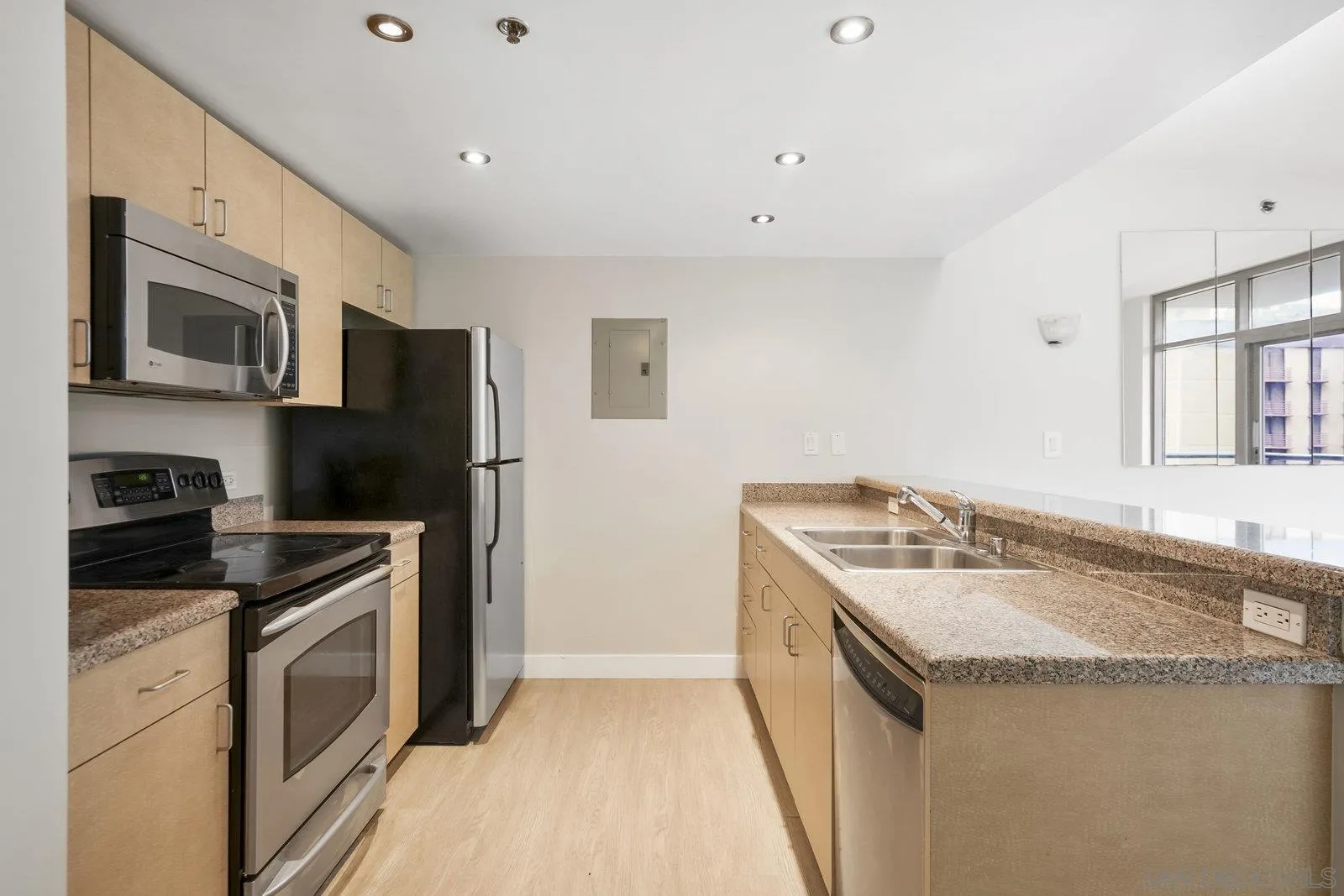 https://cdn.realtyfeed.com/cdn/127/250039409/d9e2d0de0ea958d5f24399a26528a53d.webp