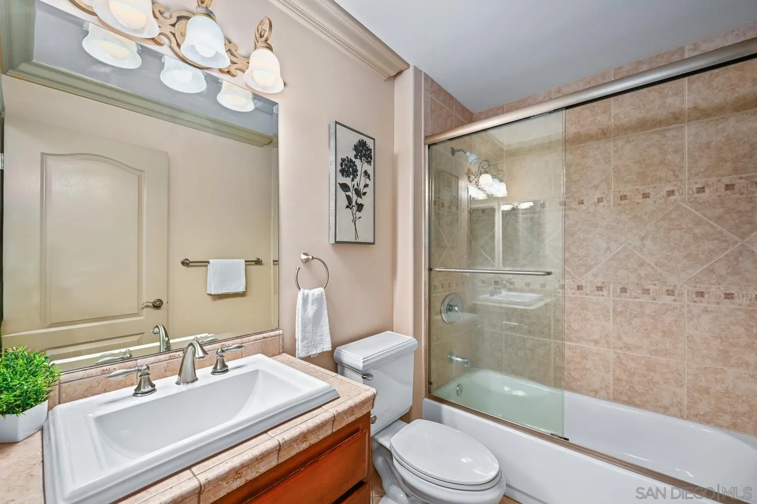 https://cdn.realtyfeed.com/cdn/127/250039416/c924bac4a4d0ff97c50adf05b35229c1.webp