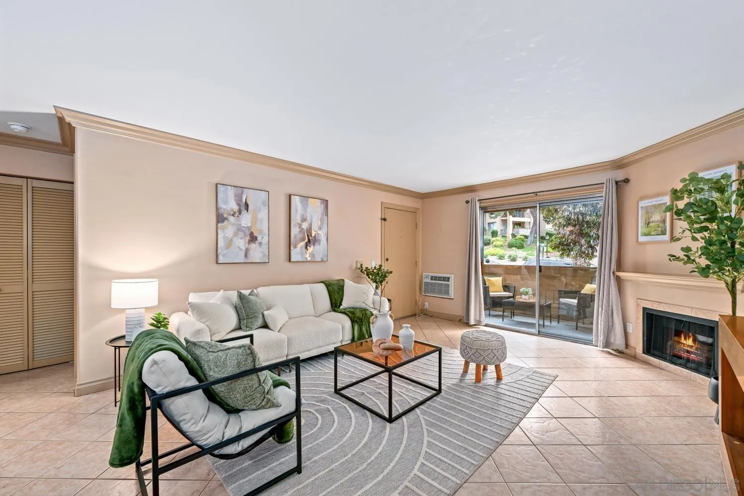 https://cdn.realtyfeed.com/cdn/127/250039416/ea1188f27488f46fbe0a65eecab0bbbd.webp