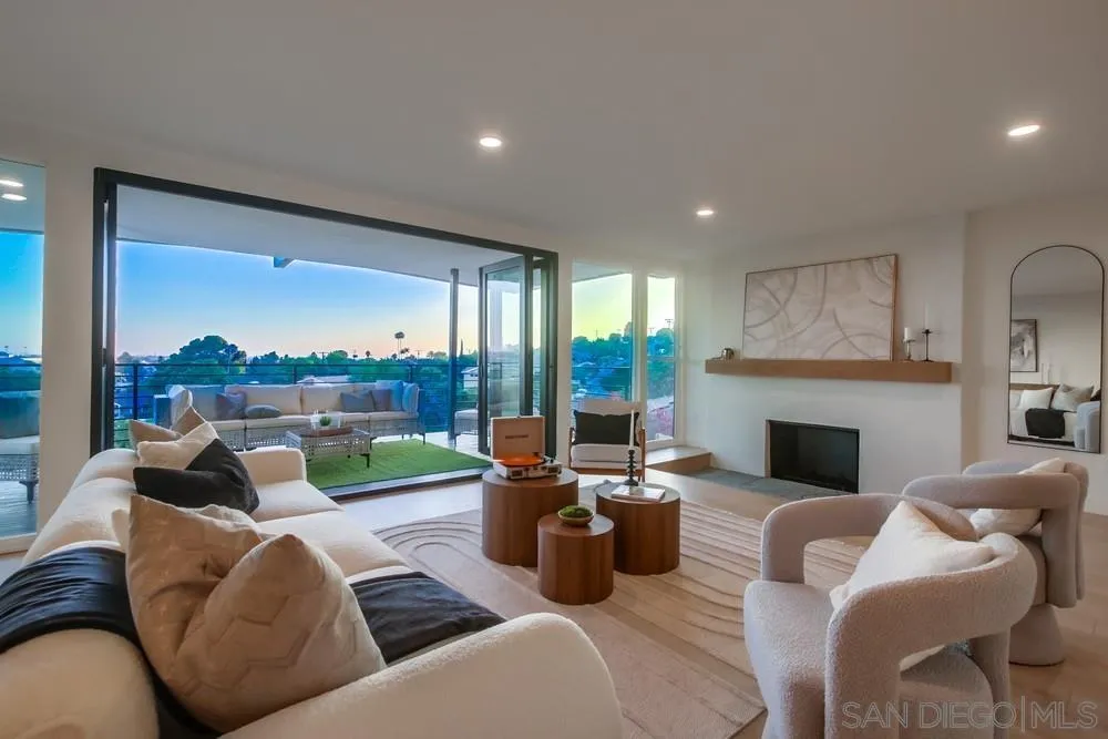 https://cdn.realtyfeed.com/cdn/127/250039423/2095b65bed262af5e3b46a282da438d0.webp