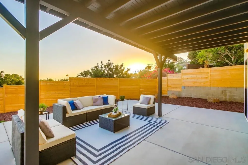 https://cdn.realtyfeed.com/cdn/127/250039423/43a57d8e677d03882e750184e9ccb2ef.webp