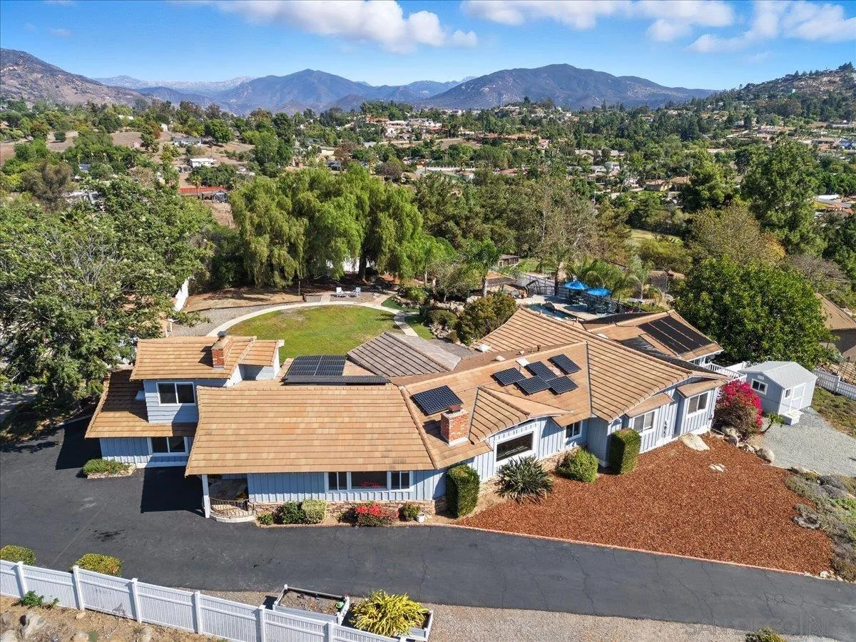 https://cdn.realtyfeed.com/cdn/127/250039426/4447f43d7f32b660305c86852518b8a5.webp