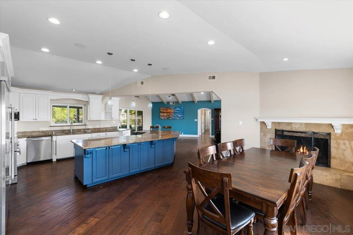 https://cdn.realtyfeed.com/cdn/127/250039426/541dbf5a50a78521b61f13c9481d0f9f.webp