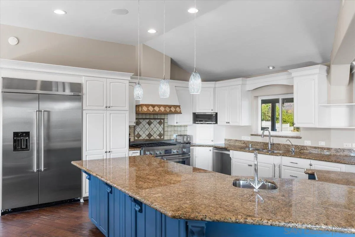 https://cdn.realtyfeed.com/cdn/127/250039426/84cdca484be573d98ec869faecf68d3b.webp