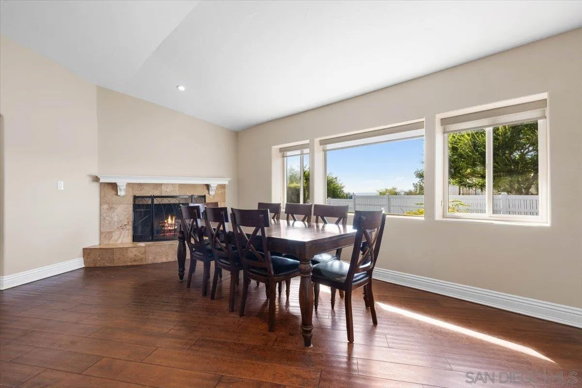 https://cdn.realtyfeed.com/cdn/127/250039426/d115a431f390f843b5eaf65c1d5e5bca.webp