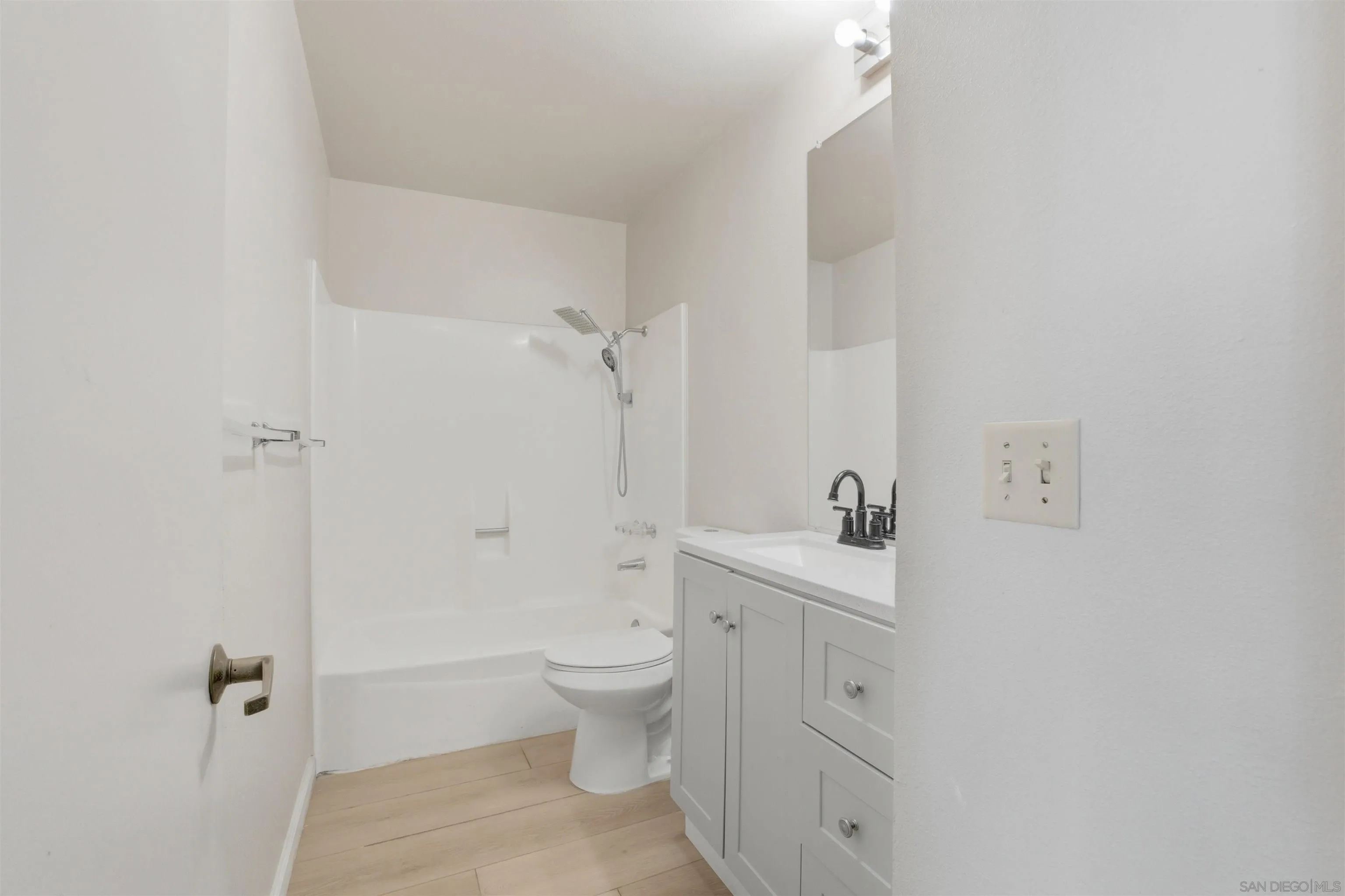 https://cdn.realtyfeed.com/cdn/127/250039428/bb3af136154130ed267e464904f36423.webp