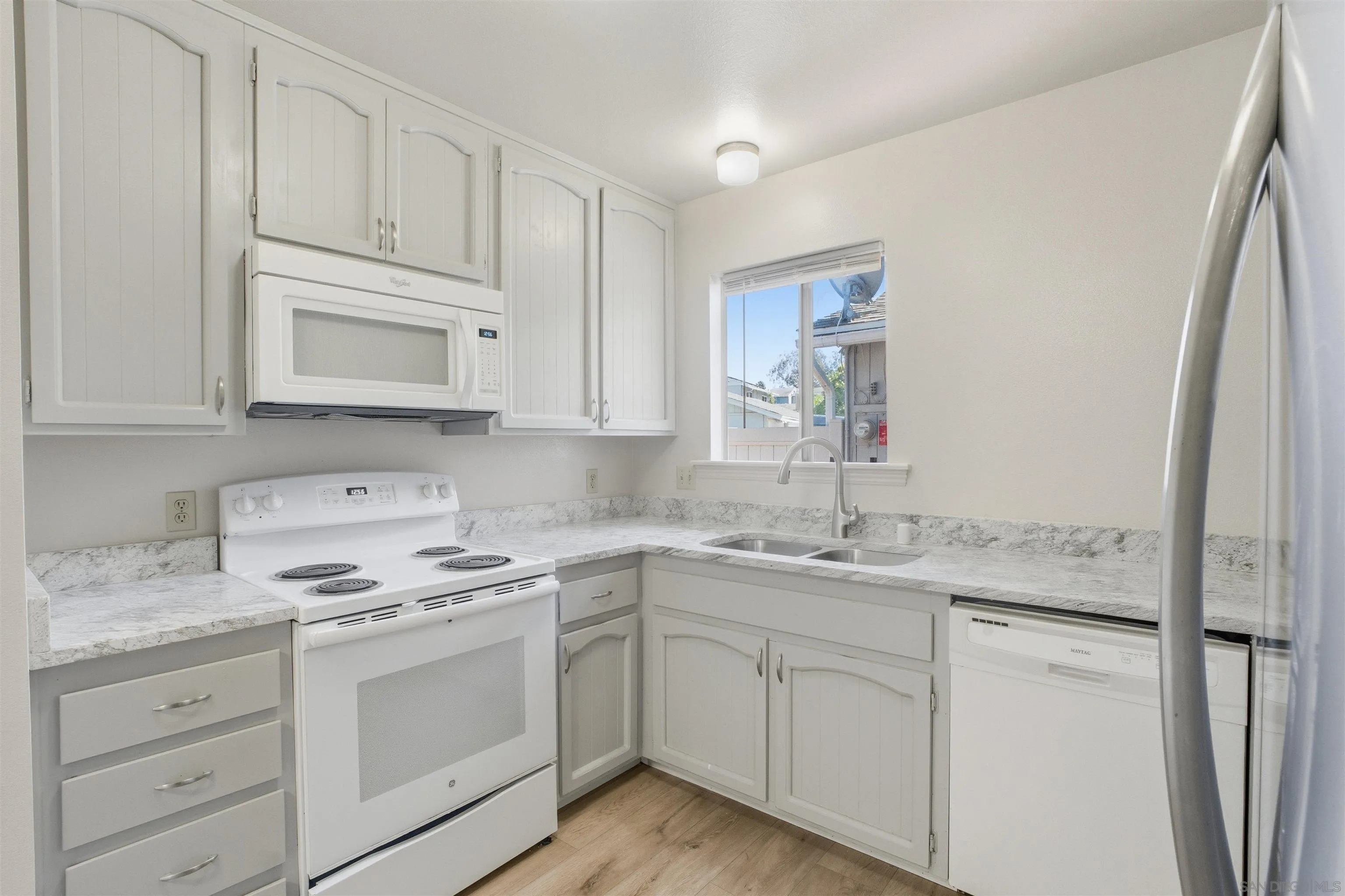 https://cdn.realtyfeed.com/cdn/127/250039428/ebcbe769cfe99490302329797099de88.webp